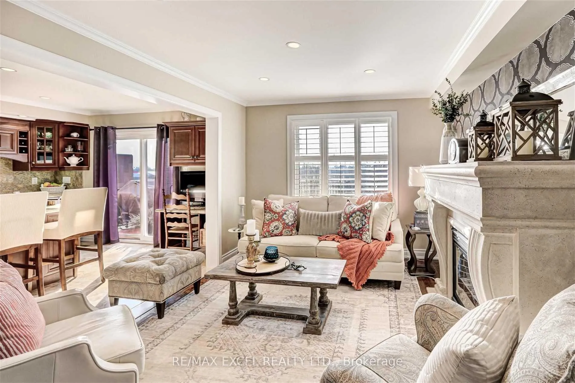 Photo 5 of Unit Upper, 59 Pentland Crescent, Vaughan, Maple — HOMEH