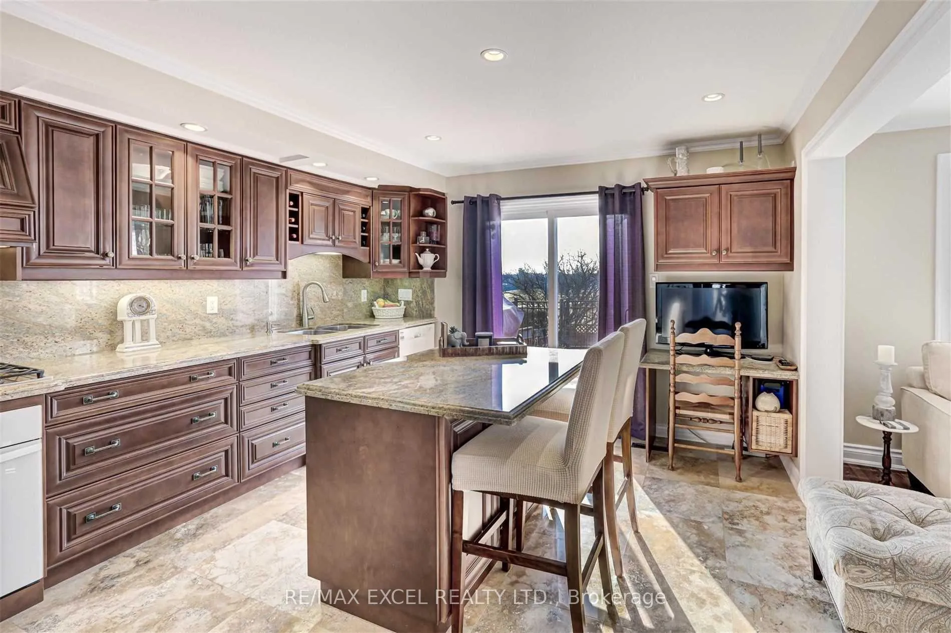 Photo 12 of Unit Upper, 59 Pentland Crescent, Vaughan, Maple — HOMEH