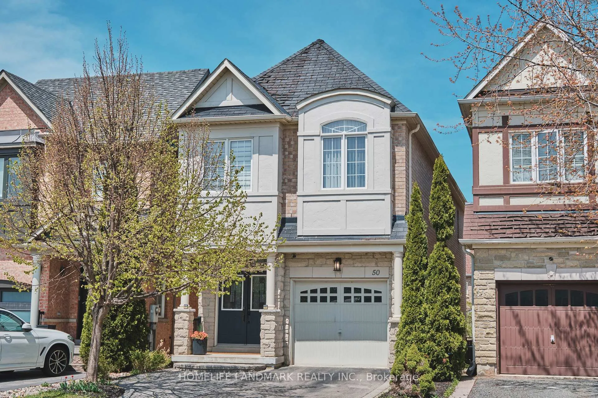 Photo 2 of 50 Carrier Crescent, Vaughan, Patterson — HOMEH