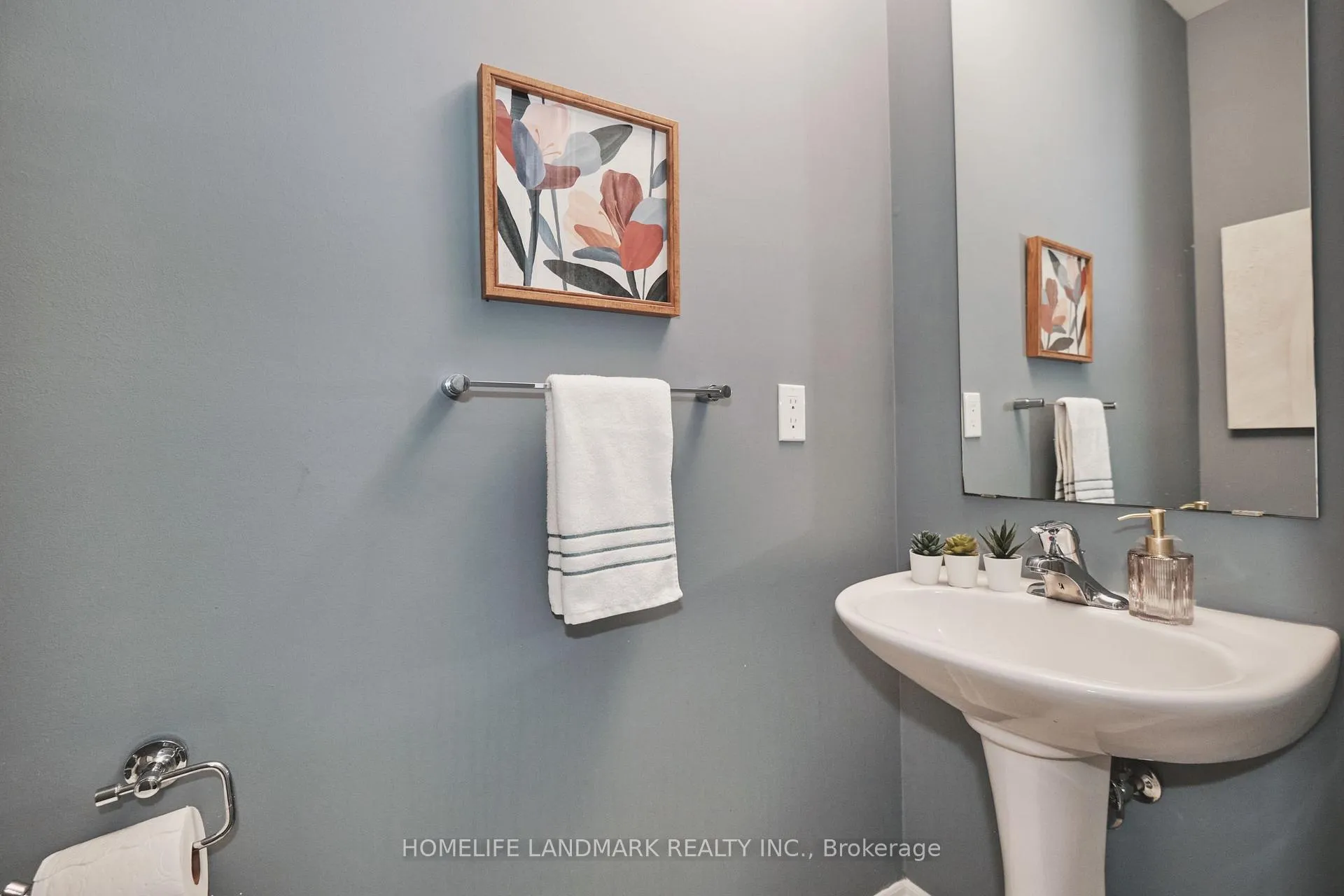 Photo 6 of 50 Carrier Crescent, Vaughan, Patterson — HOMEH