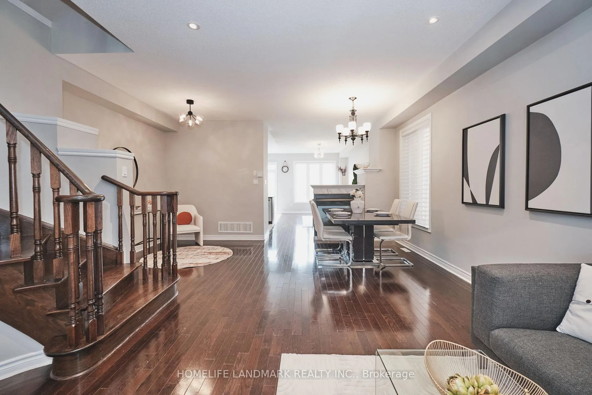 Photo 7 of 50 Carrier Crescent, Vaughan, Patterson — HOMEH