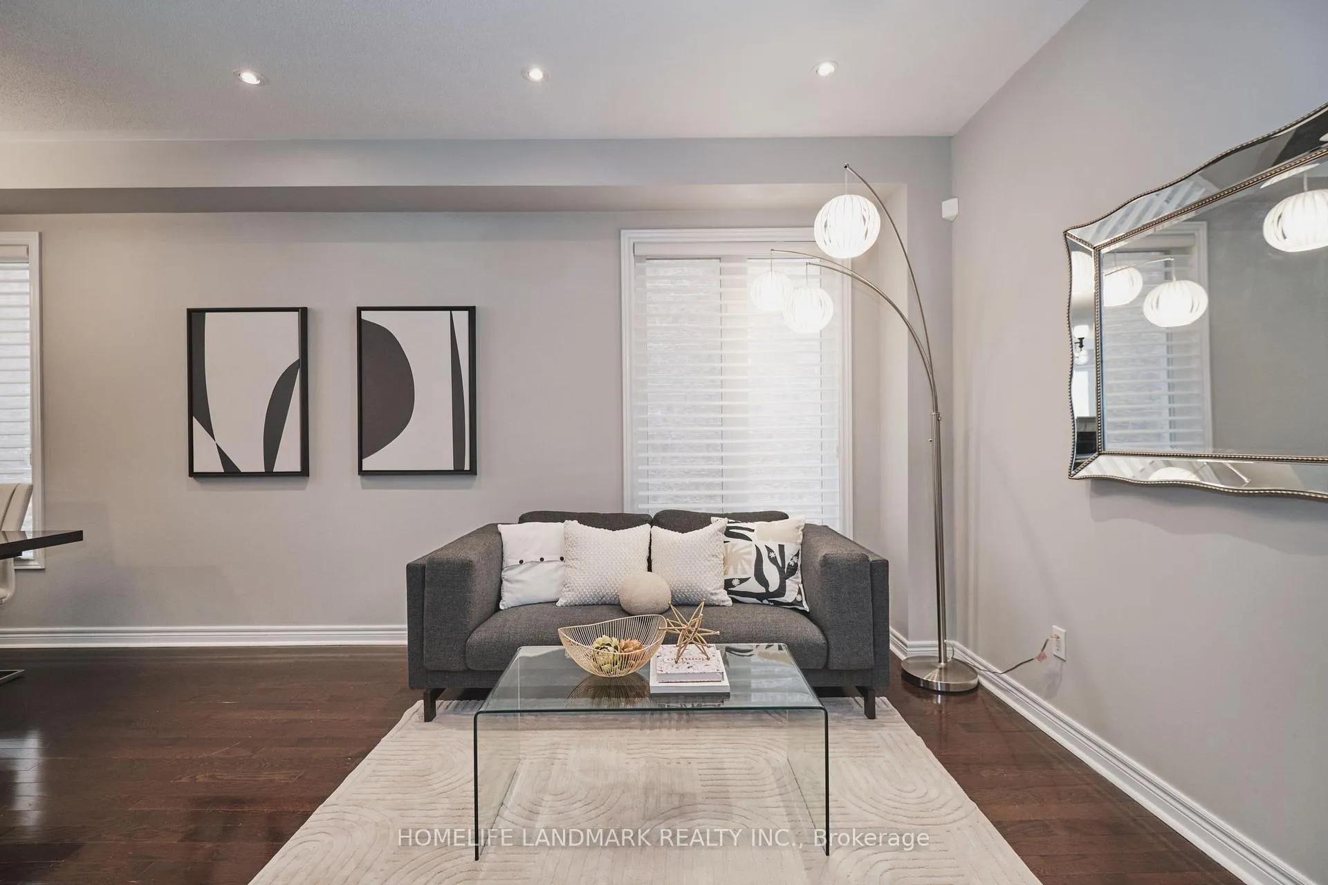 Photo 9 of 50 Carrier Crescent, Vaughan, Patterson — HOMEH