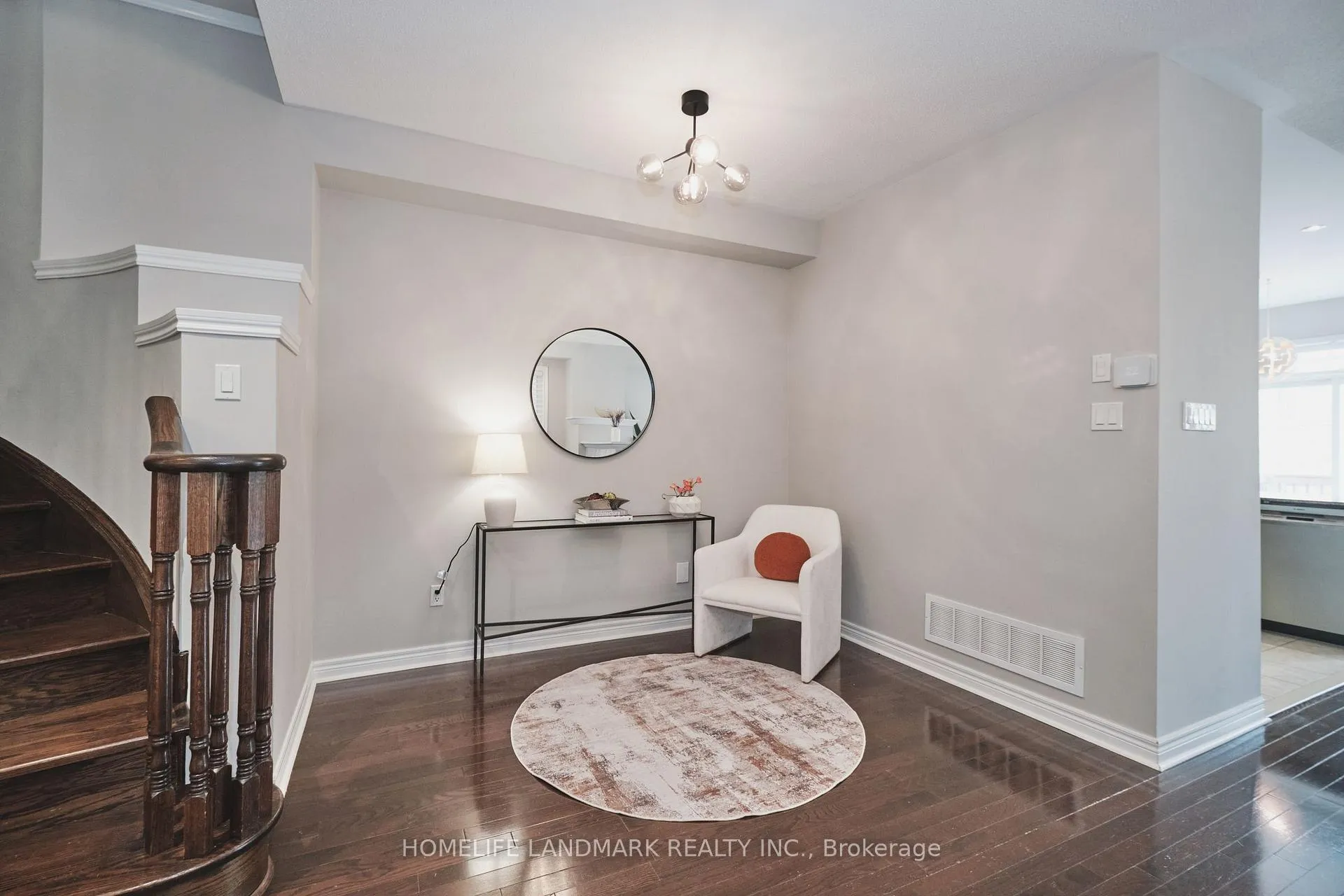 Photo 10 of 50 Carrier Crescent, Vaughan, Patterson — HOMEH