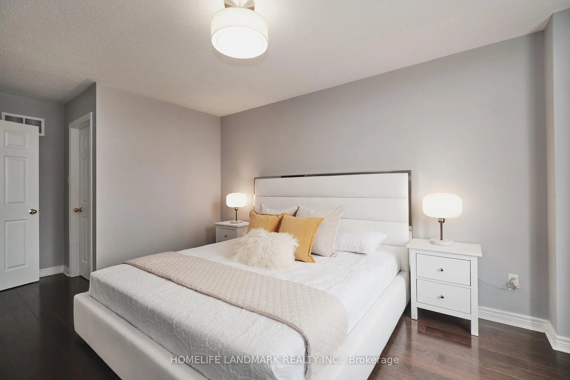 Photo 24 of 50 Carrier Crescent, Vaughan, Patterson — HOMEH