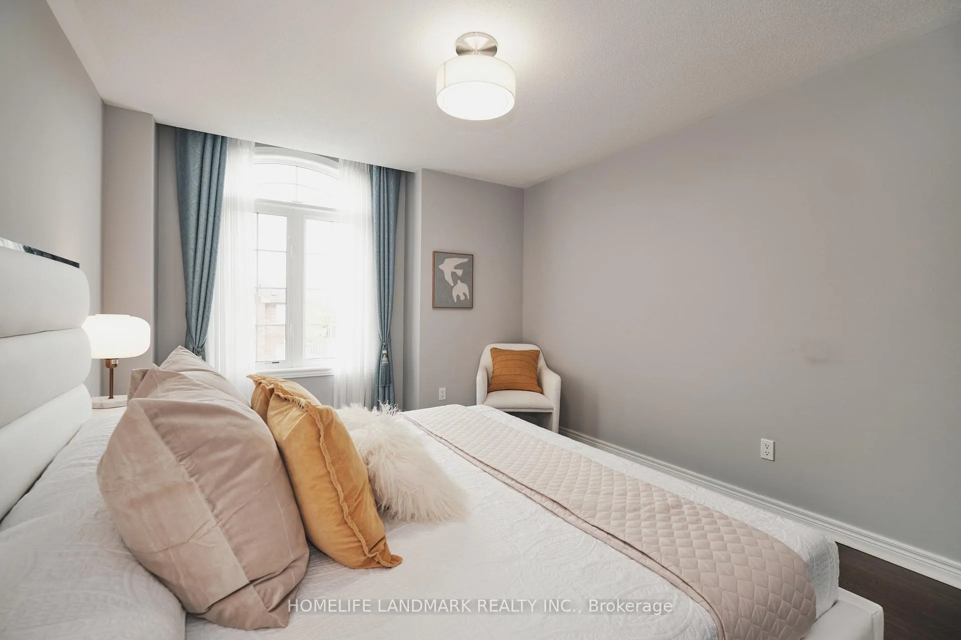 Photo 25 of 50 Carrier Crescent, Vaughan, Patterson — HOMEH