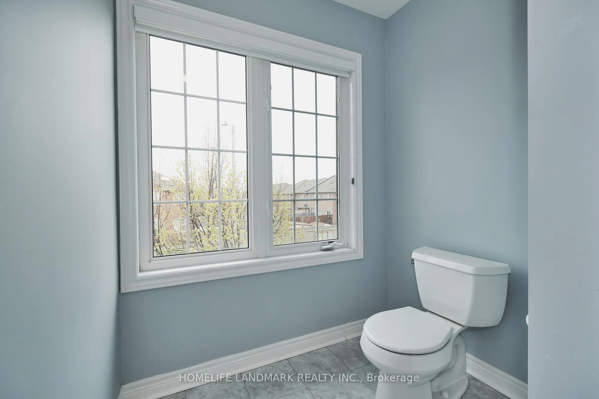 Photo 28 of 50 Carrier Crescent, Vaughan, Patterson — HOMEH