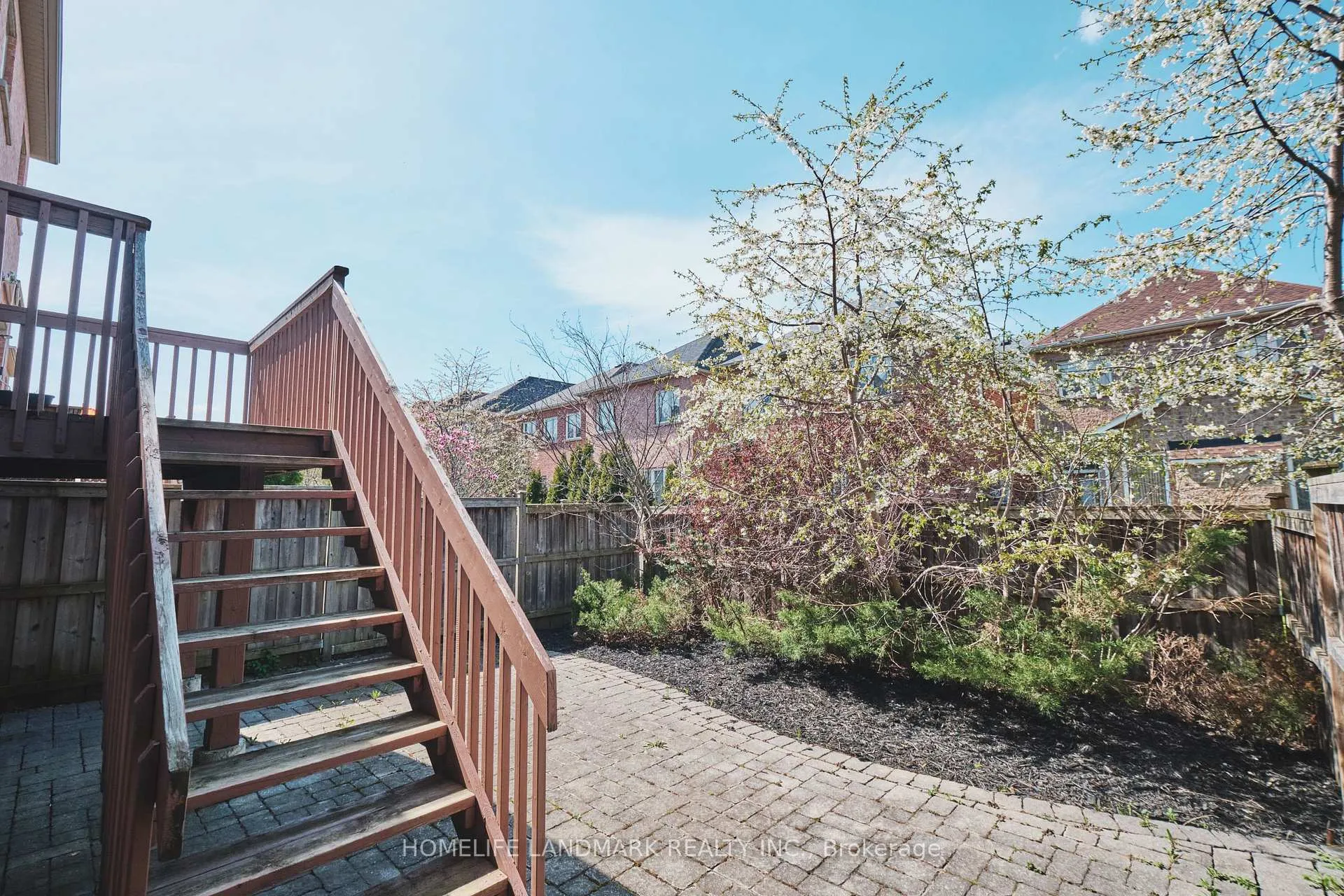 Photo 37 of 50 Carrier Crescent, Vaughan, Patterson — HOMEH
