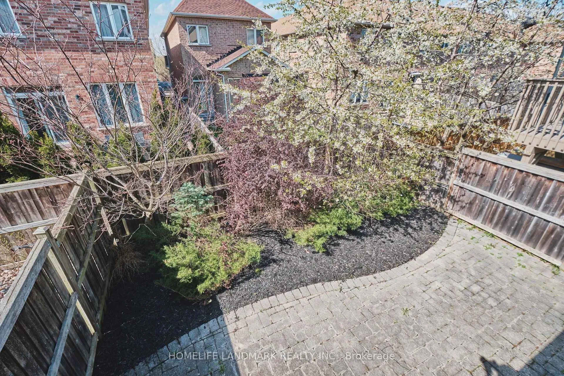 Photo 38 of 50 Carrier Crescent, Vaughan, Patterson — HOMEH