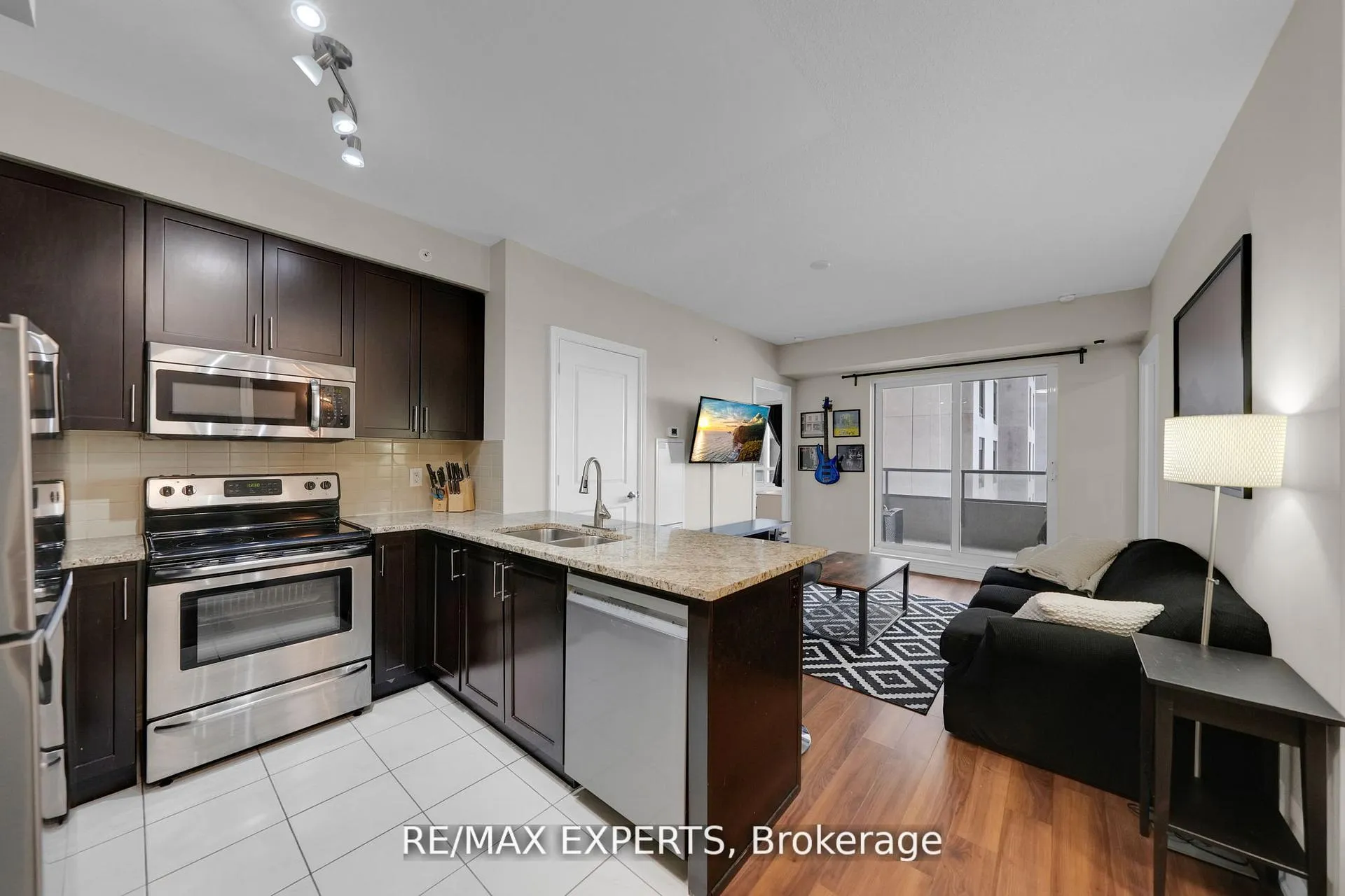 Photo 4 of Unit 701, 9255 Jane Street, Vaughan, Maple — HOMEH