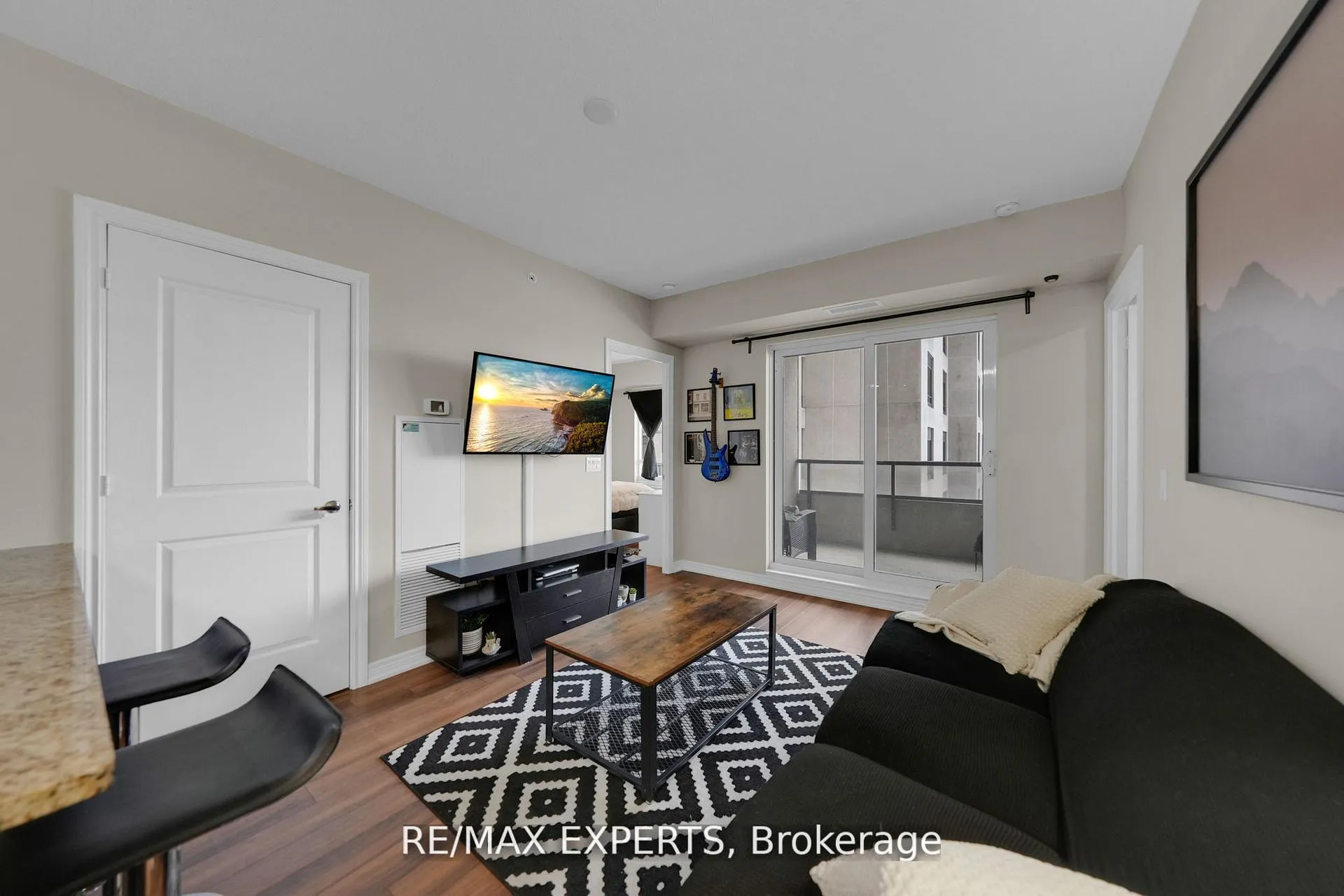 Photo 8 of Unit 701, 9255 Jane Street, Vaughan, Maple — HOMEH