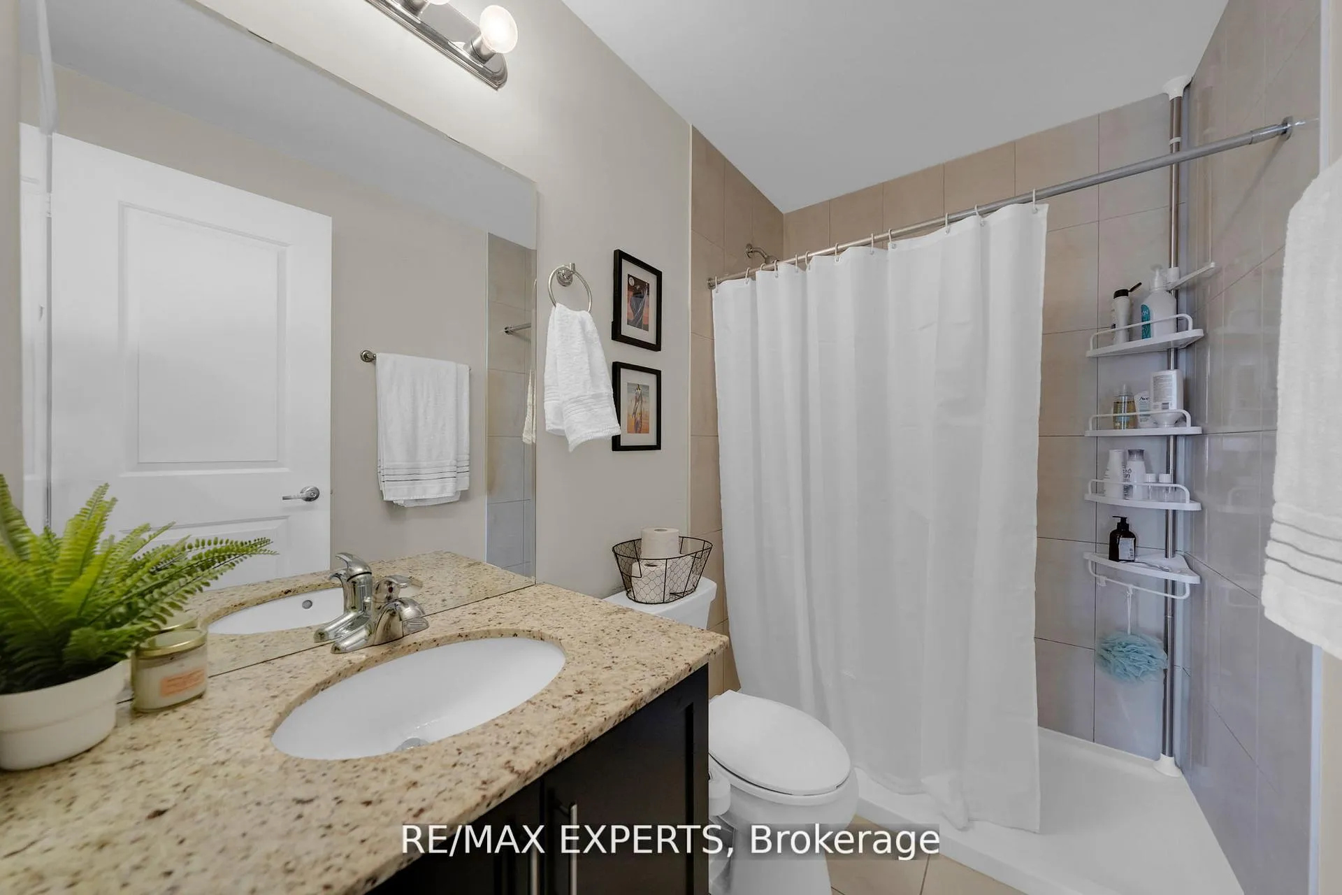 Photo 15 of Unit 701, 9255 Jane Street, Vaughan, Maple — HOMEH