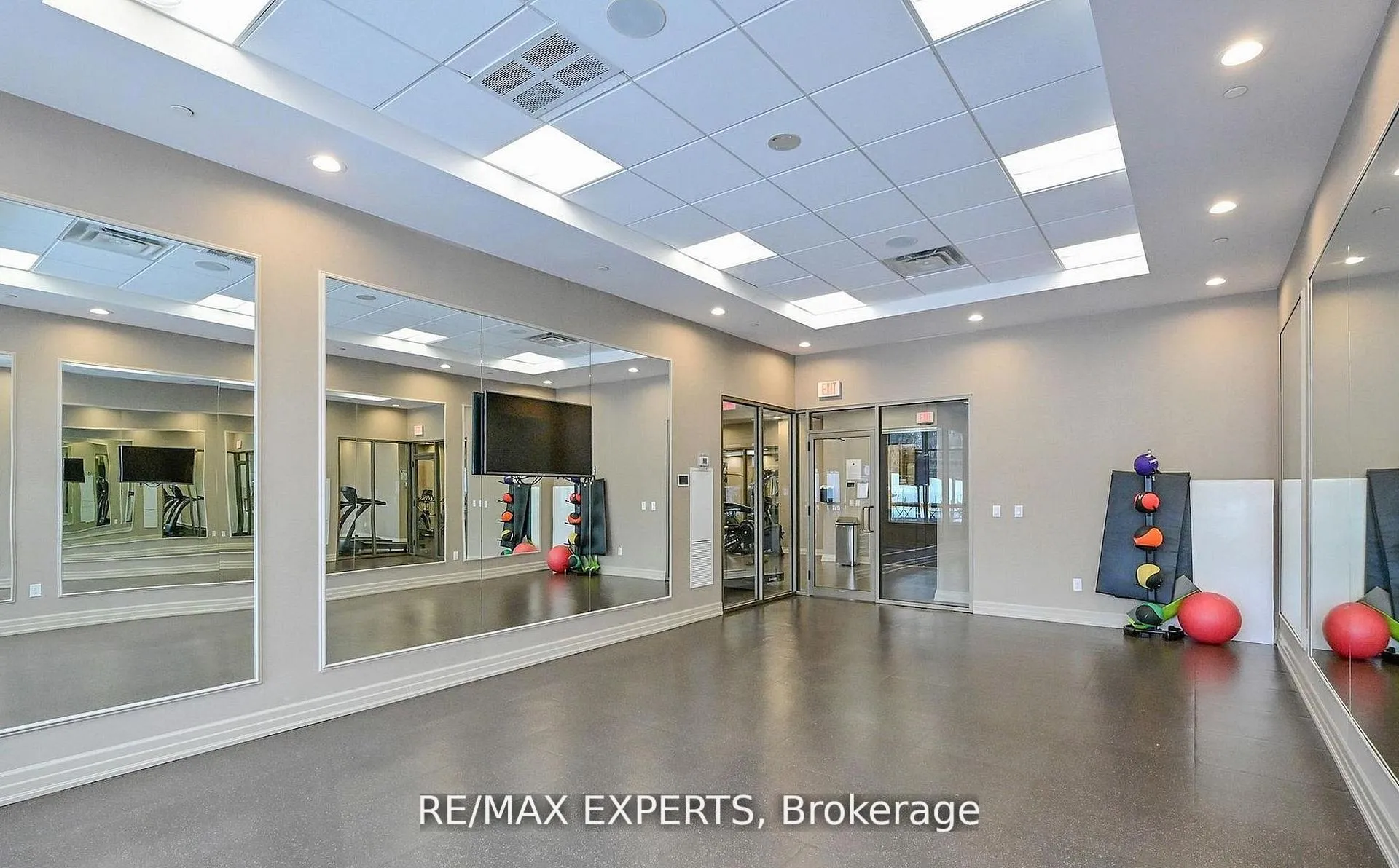Photo 32 of Unit 701, 9255 Jane Street, Vaughan, Maple — HOMEH