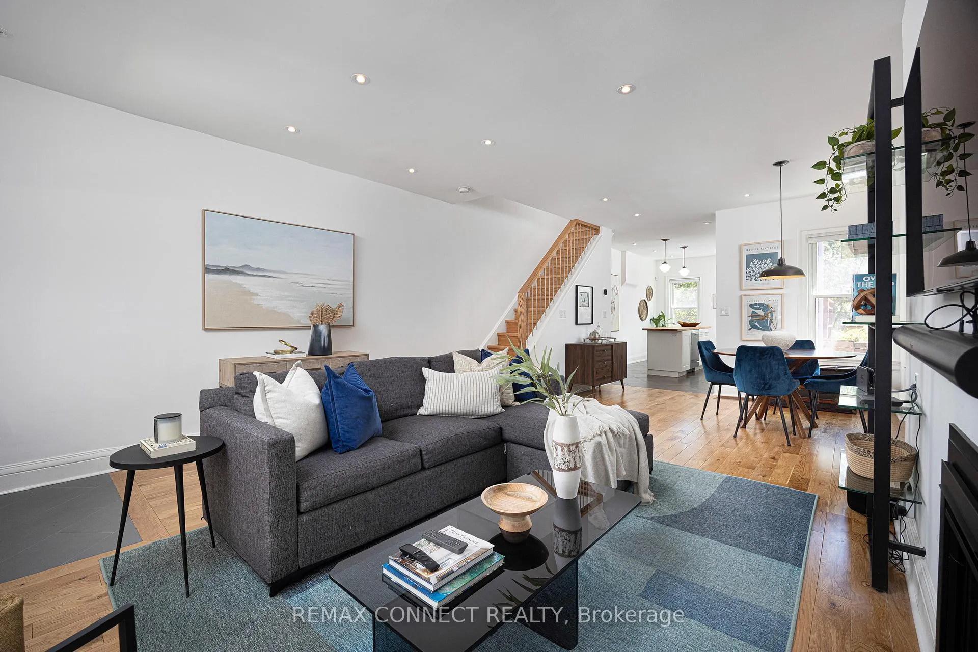 Photo 4 of 29 Howard Park Avenue, Toronto, Roncesvalles — HOMEH