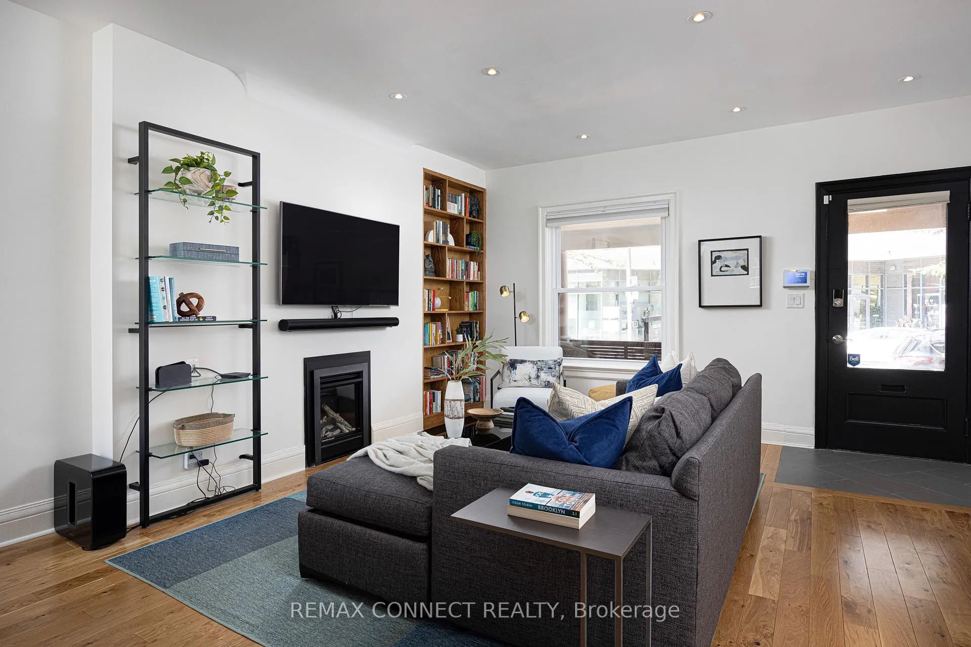 Photo 5 of 29 Howard Park Avenue, Toronto, Roncesvalles — HOMEH