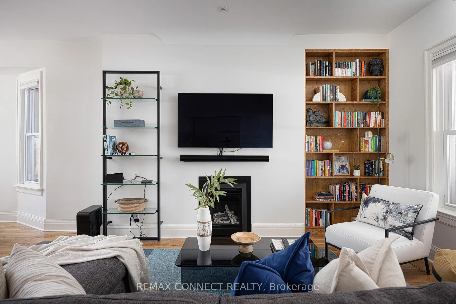 Photo 7 of 29 Howard Park Avenue, Toronto, Roncesvalles — HOMEH