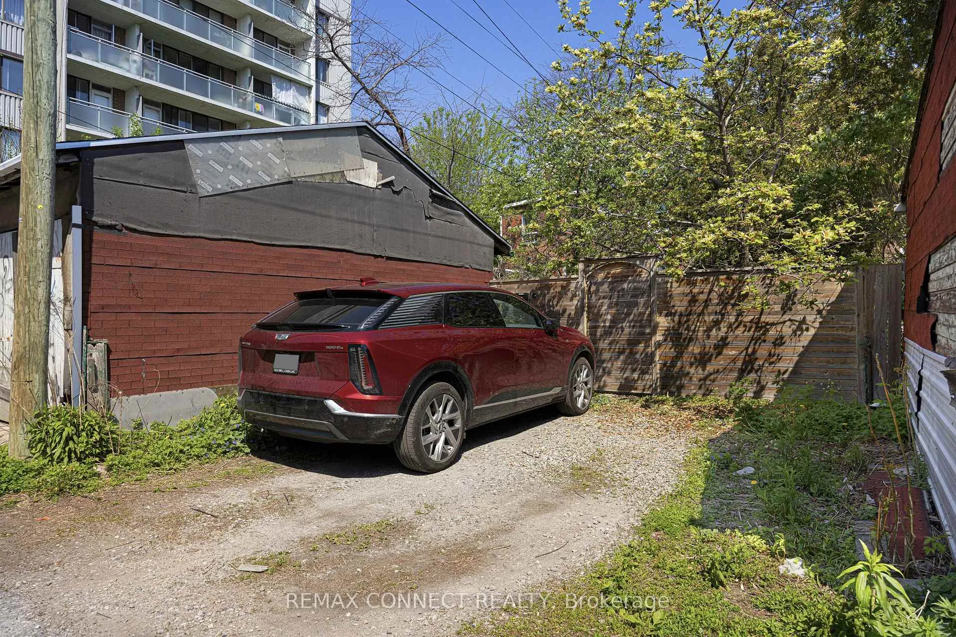 Photo 35 of 29 Howard Park Avenue, Toronto, Roncesvalles — HOMEH