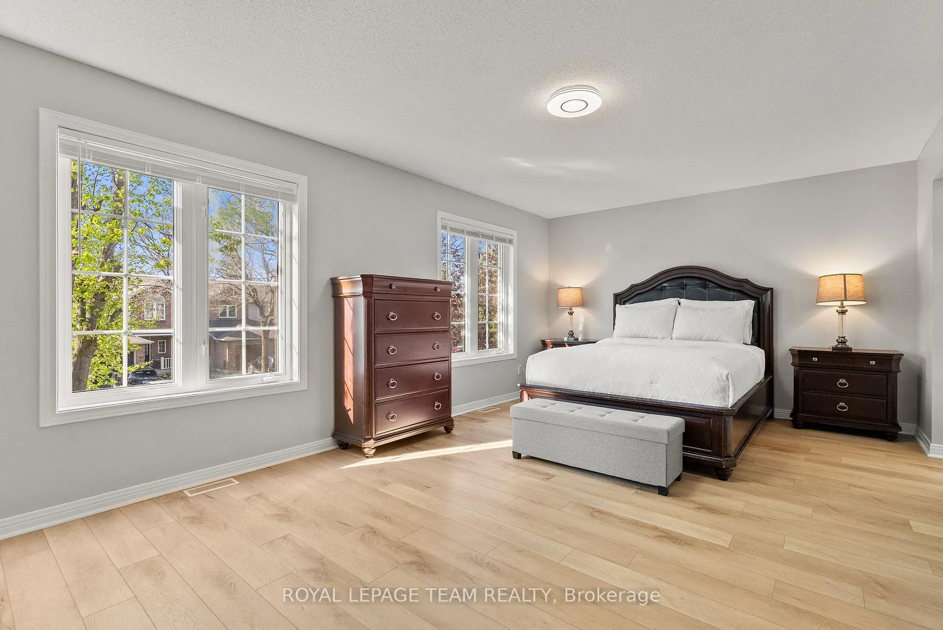 Photo 20 of 40 Milner Downs Crescent, Ottawa, Kanata - Emerald Meadows/Trailwest — HOMEH