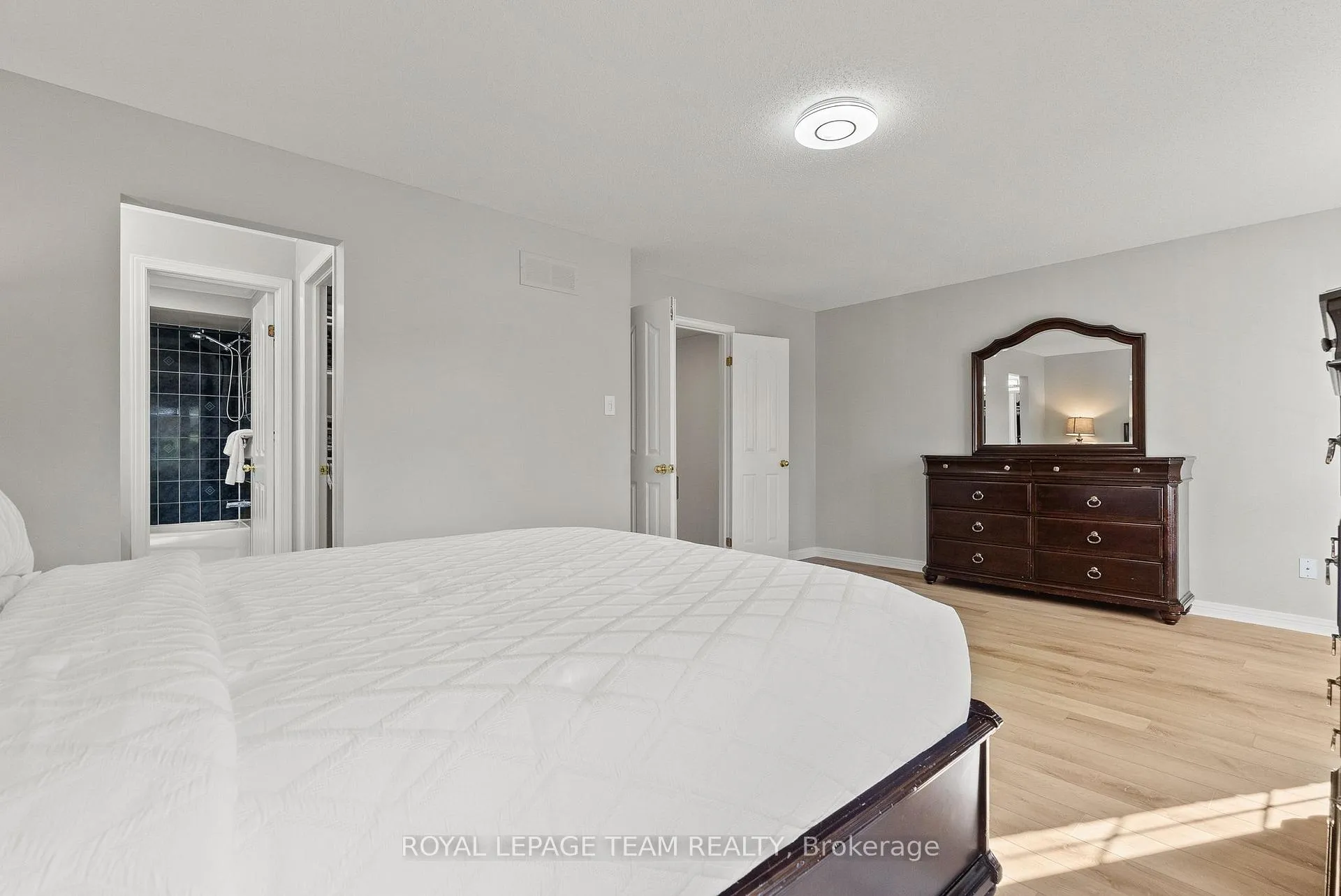 Photo 23 of 40 Milner Downs Crescent, Ottawa, Kanata - Emerald Meadows/Trailwest — HOMEH