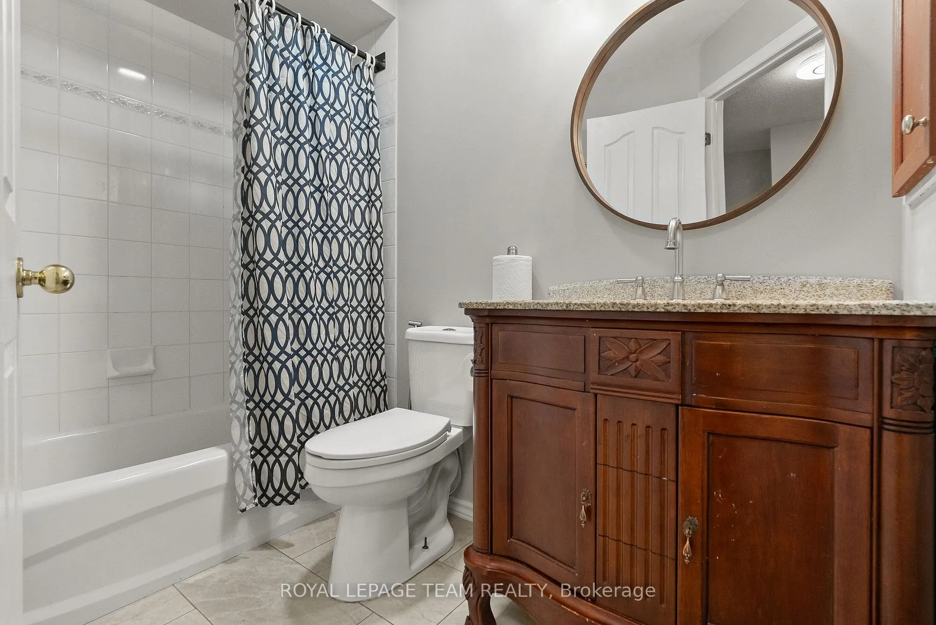 Photo 31 of 40 Milner Downs Crescent, Ottawa, Kanata - Emerald Meadows/Trailwest — HOMEH