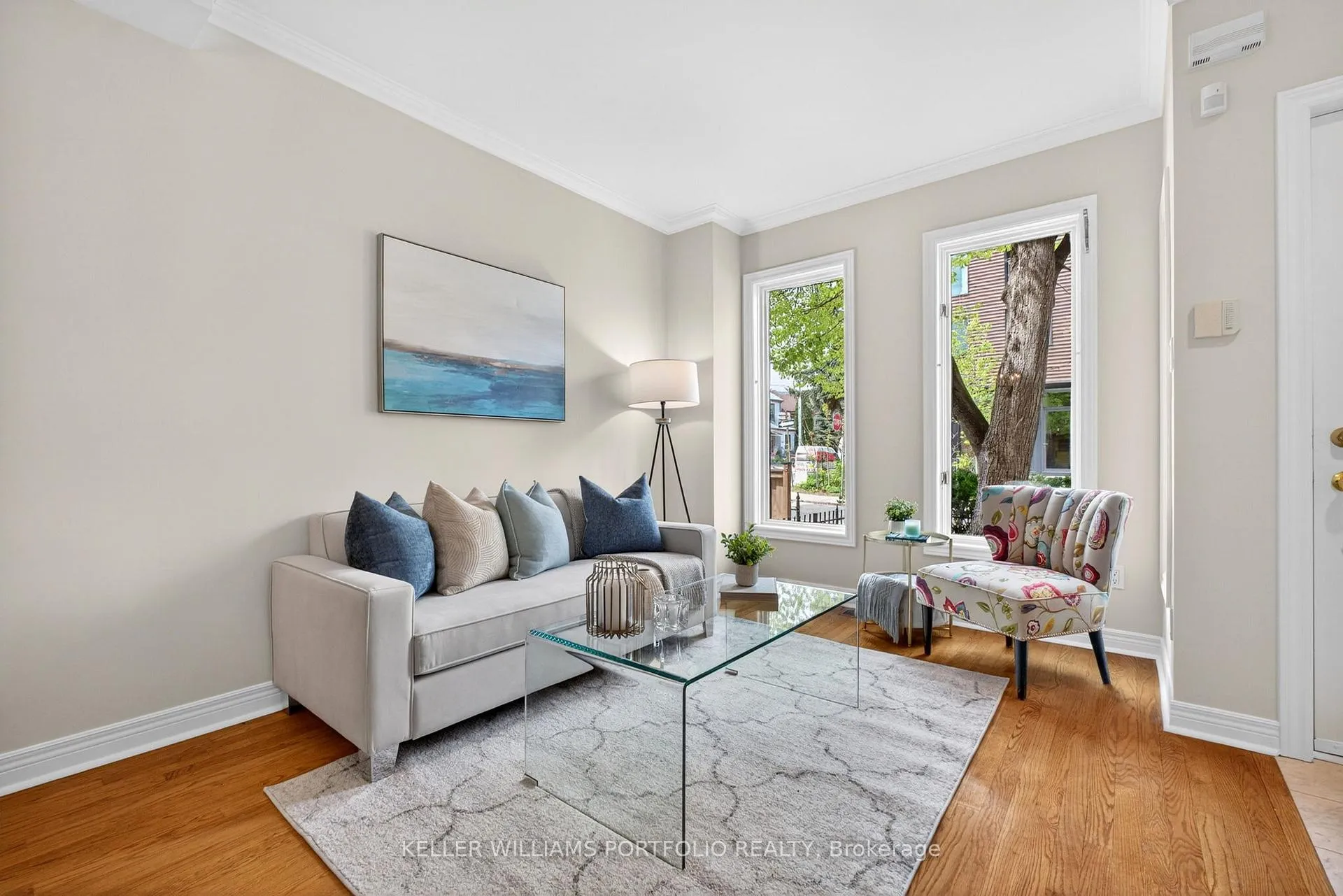 Photo 4 of 81B Ulster Street, Toronto, University — HOMEH