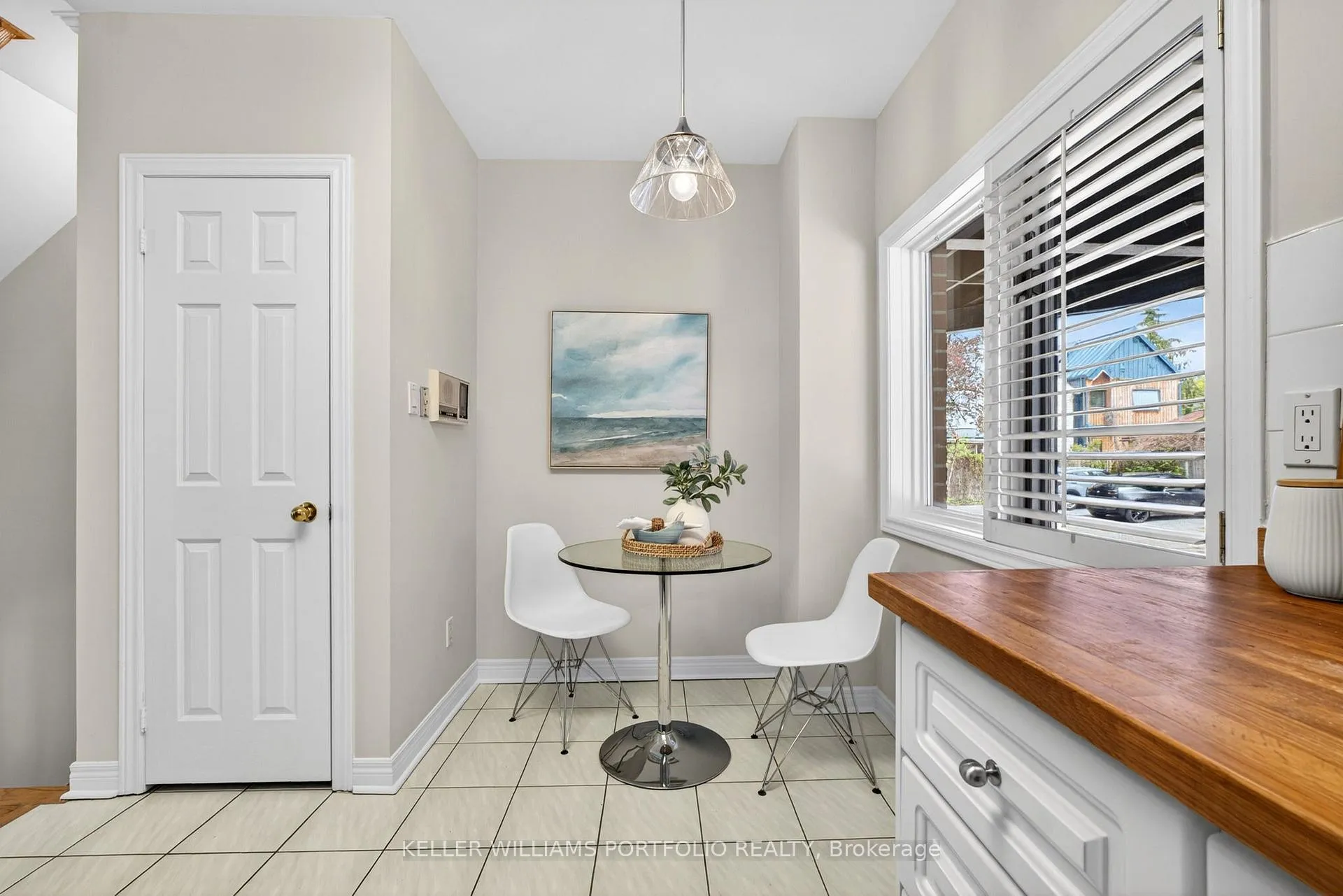 Photo 15 of 81B Ulster Street, Toronto, University — HOMEH