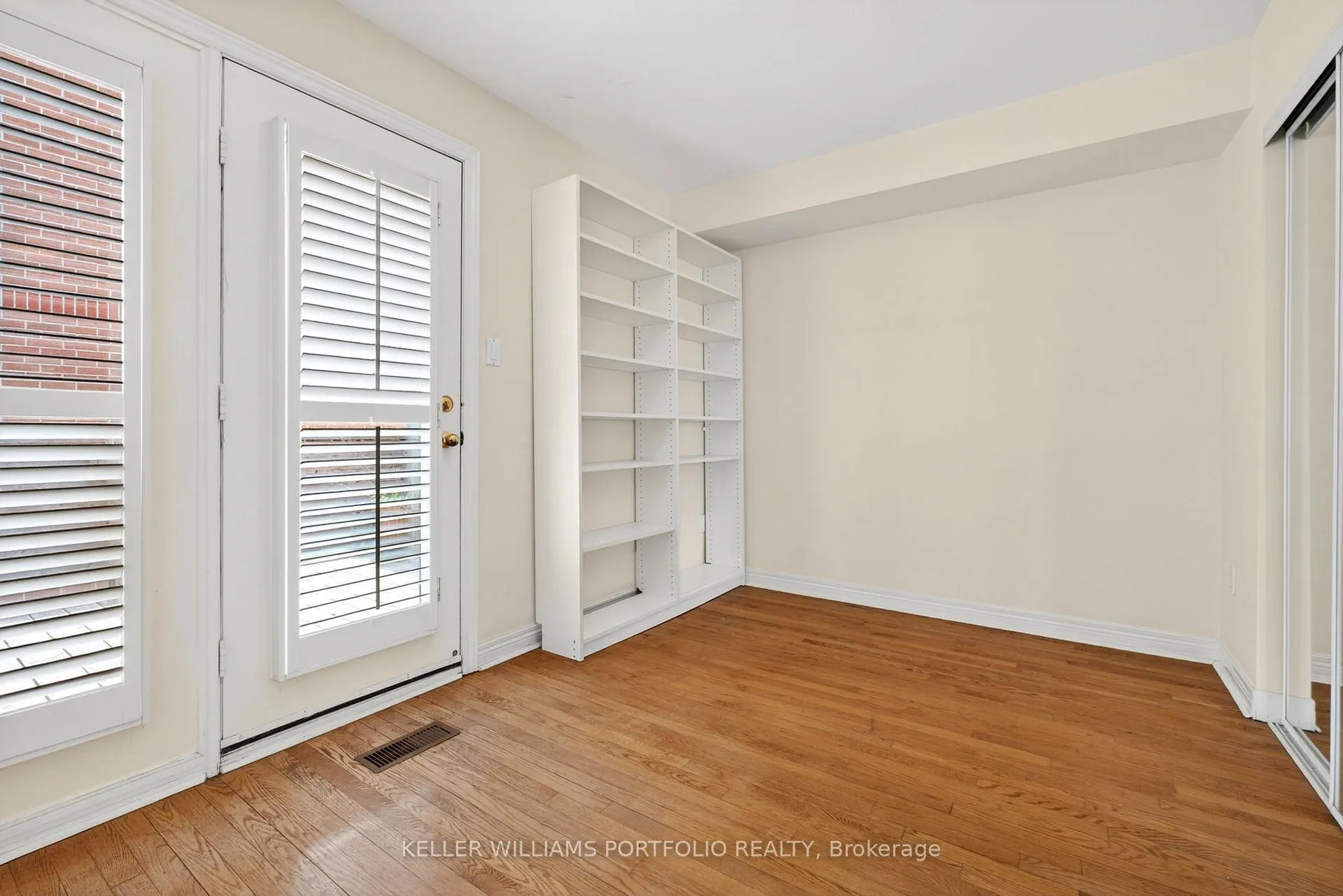 Photo 19 of 81B Ulster Street, Toronto, University — HOMEH