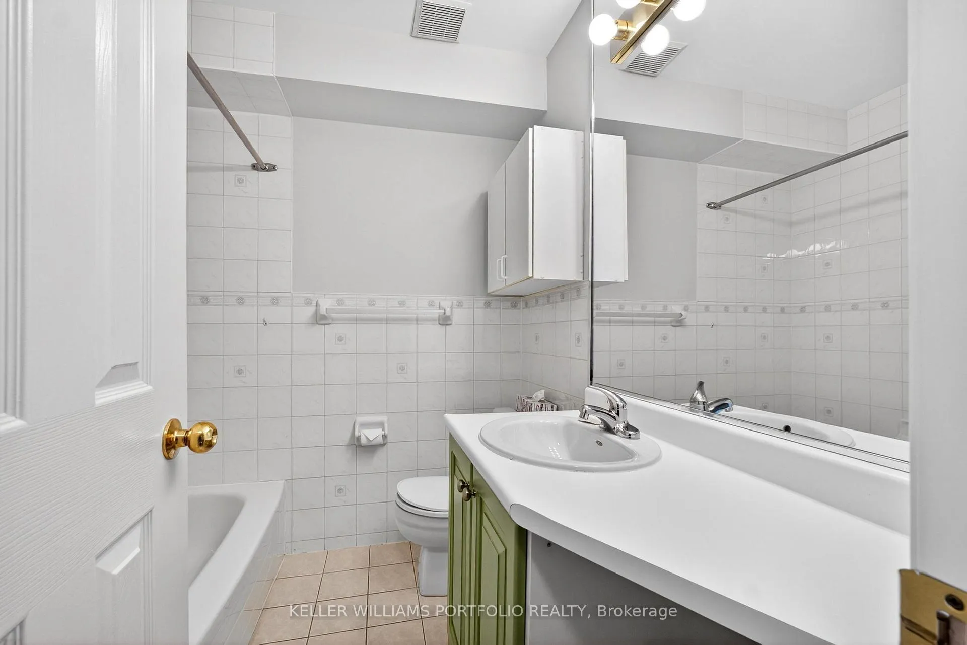 Photo 33 of 81B Ulster Street, Toronto, University — HOMEH