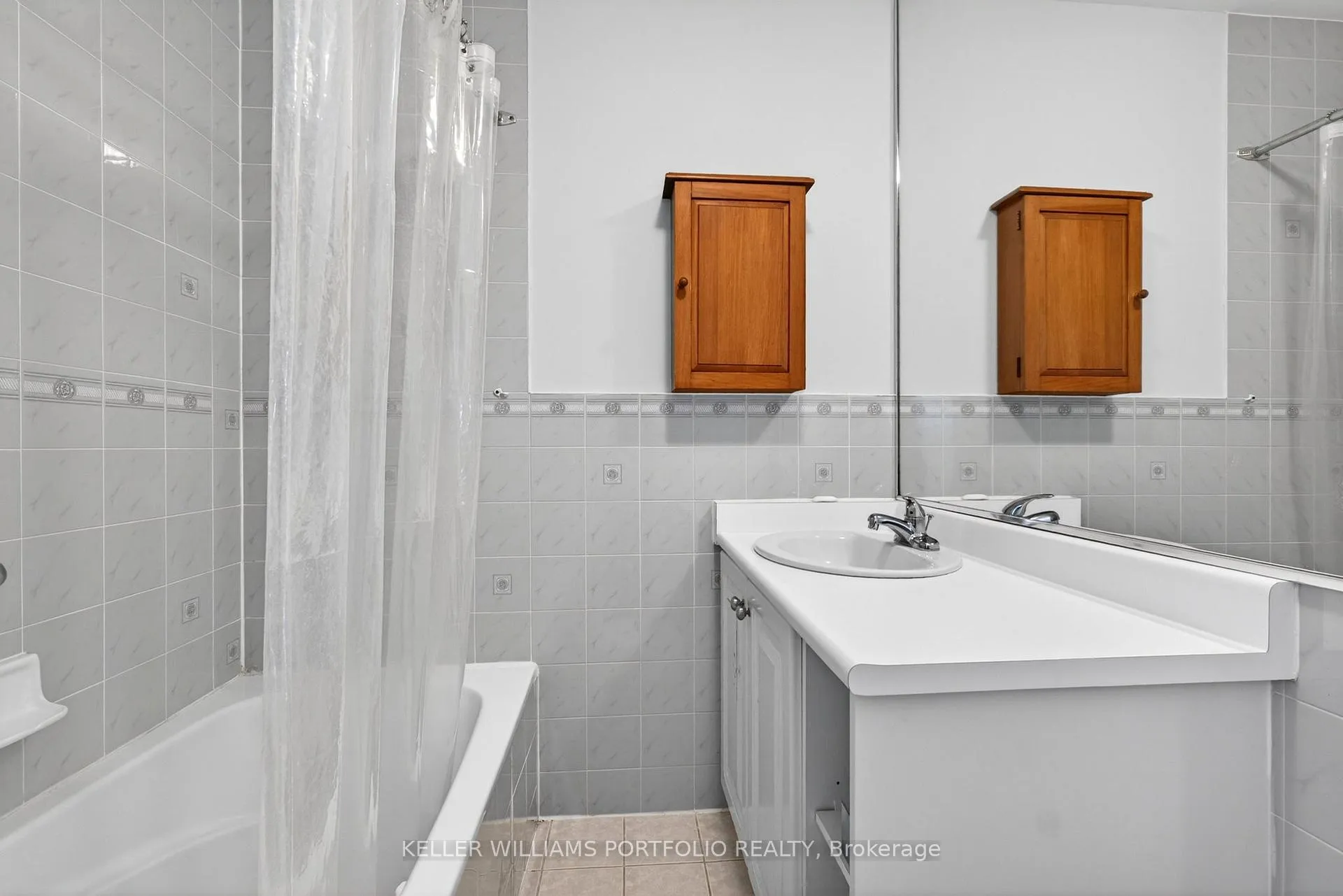 Photo 41 of 81B Ulster Street, Toronto, University — HOMEH