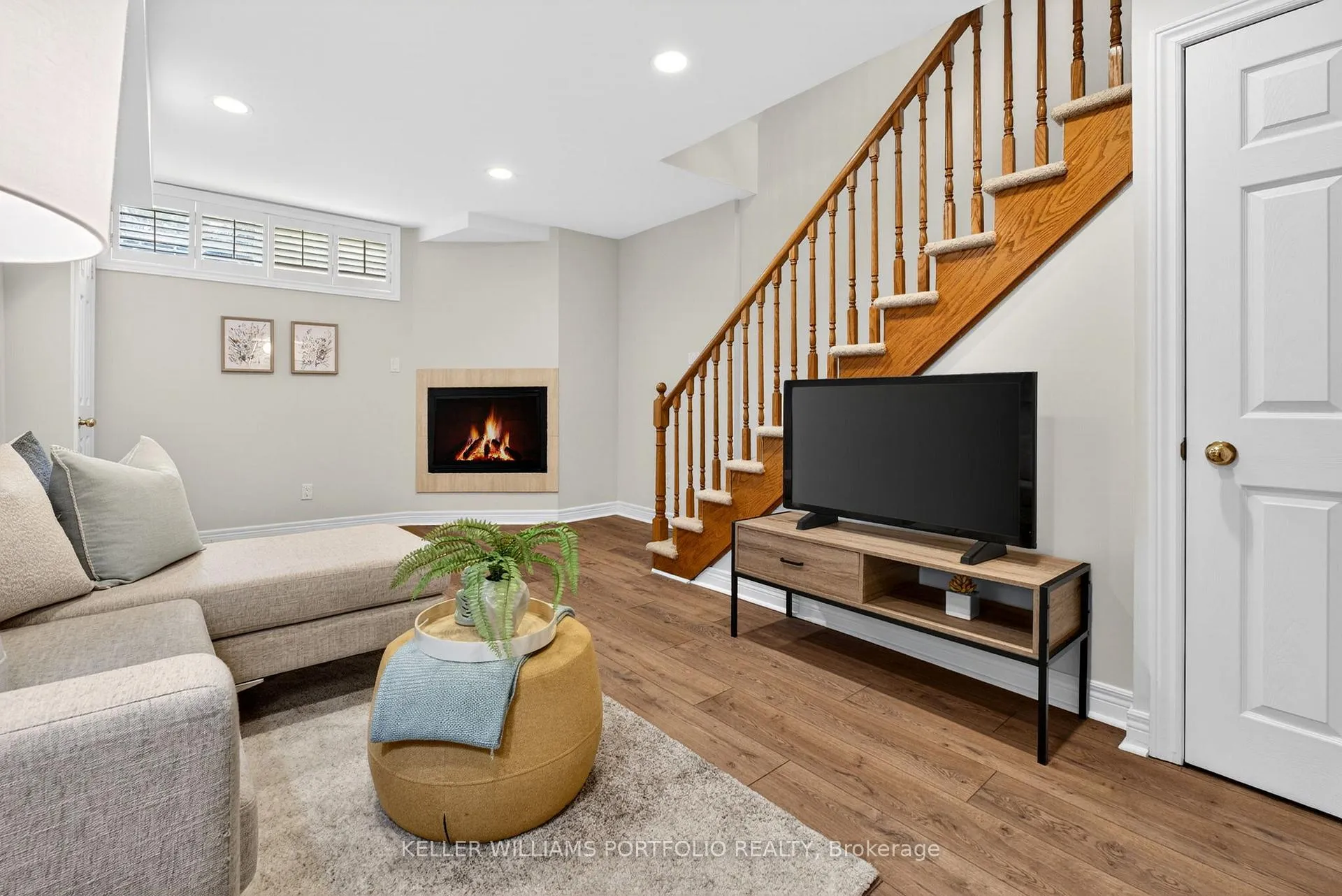 Photo 47 of 81B Ulster Street, Toronto, University — HOMEH