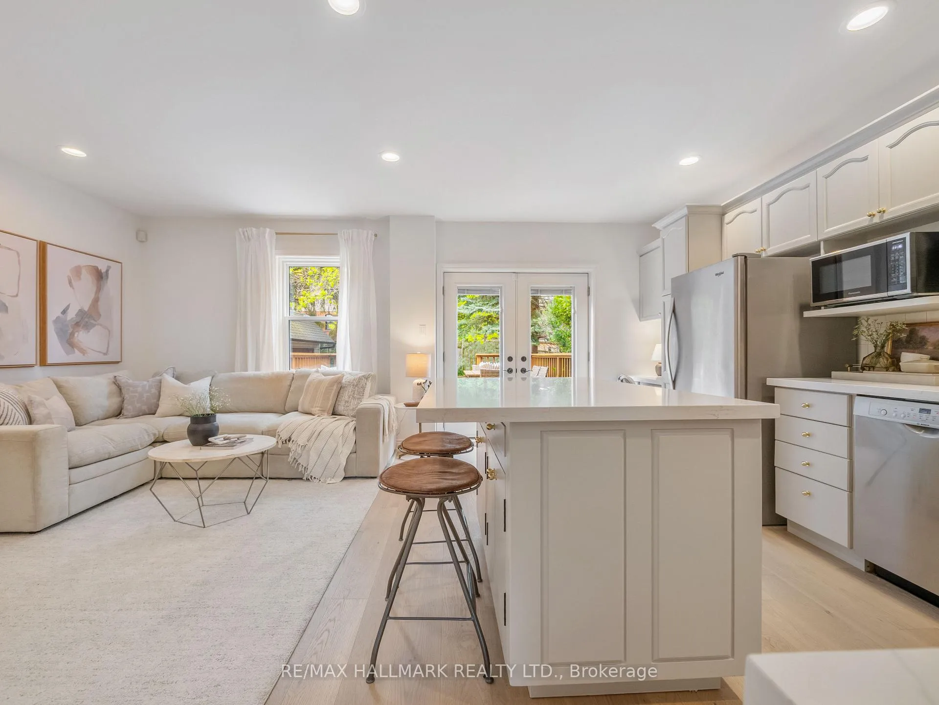 Photo 10 of 39 Briar Dale Boulevard, Scarborough, Birchcliffe-Cliffside — HOMEH