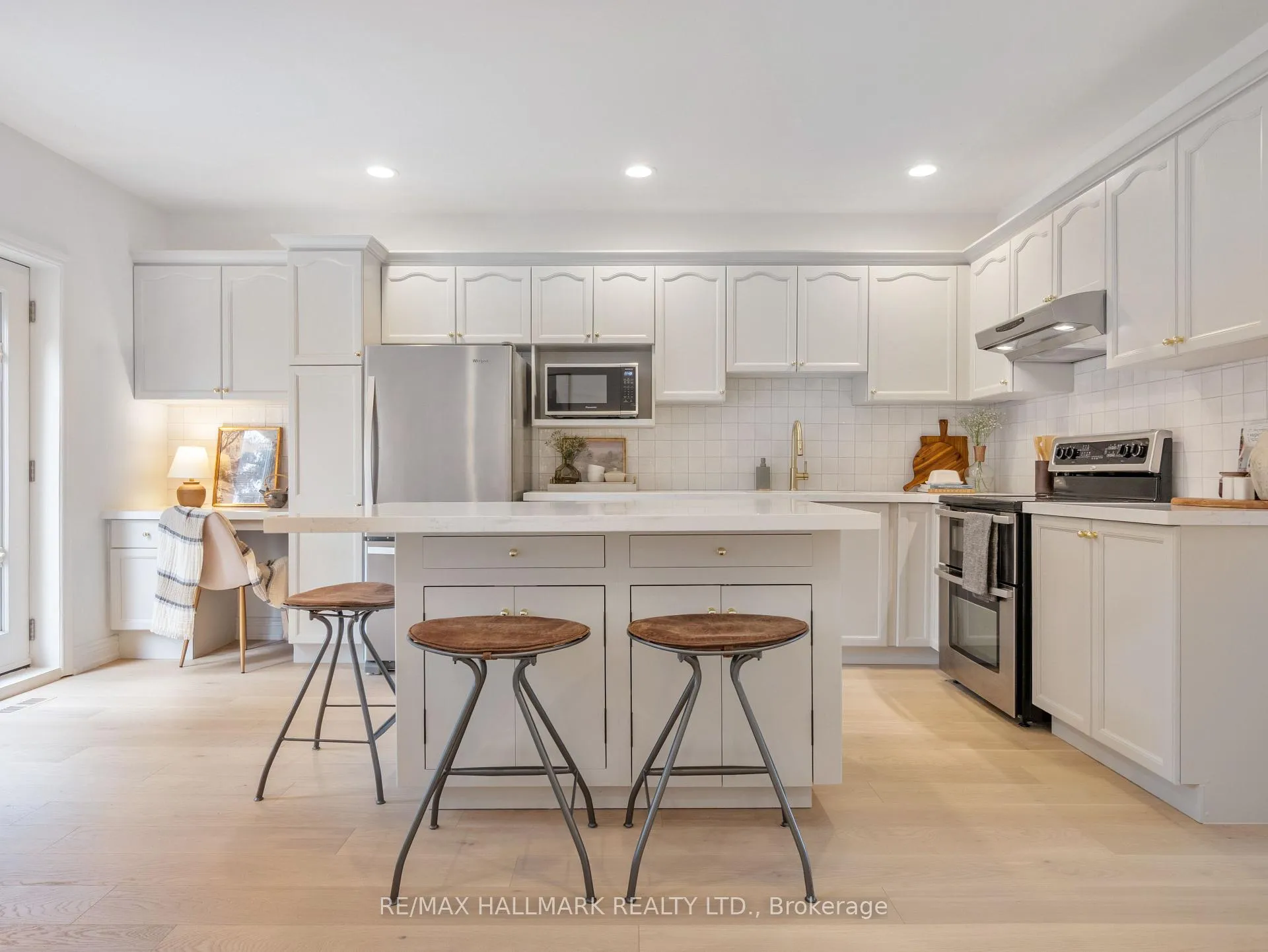 Photo 15 of 39 Briar Dale Boulevard, Scarborough, Birchcliffe-Cliffside — HOMEH