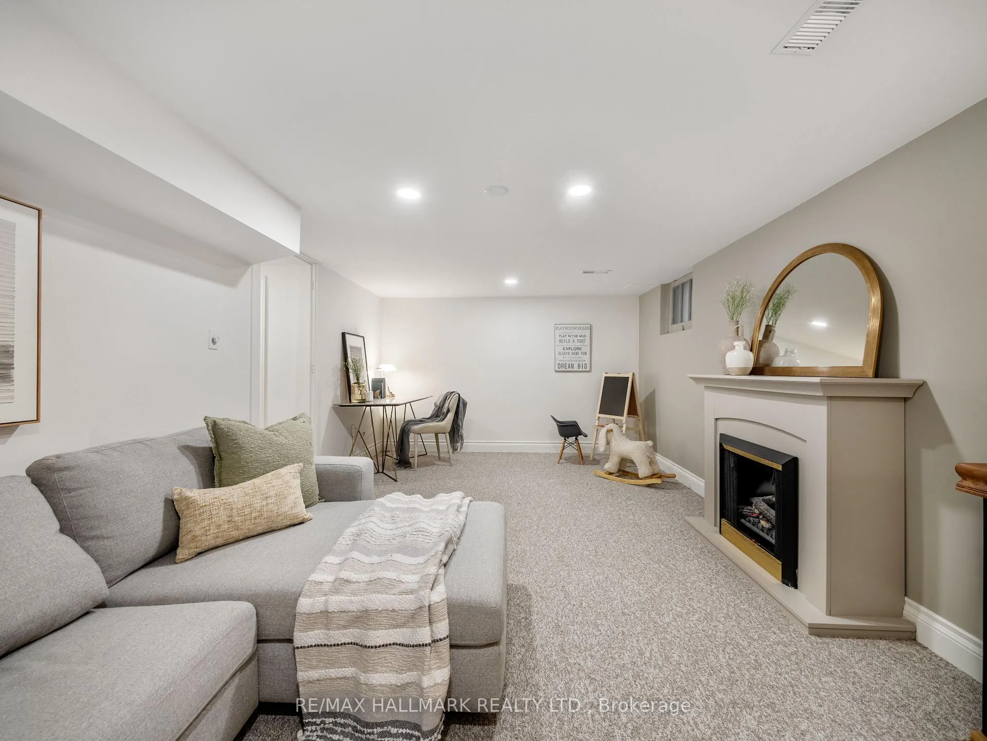 Photo 37 of 39 Briar Dale Boulevard, Scarborough, Birchcliffe-Cliffside — HOMEH