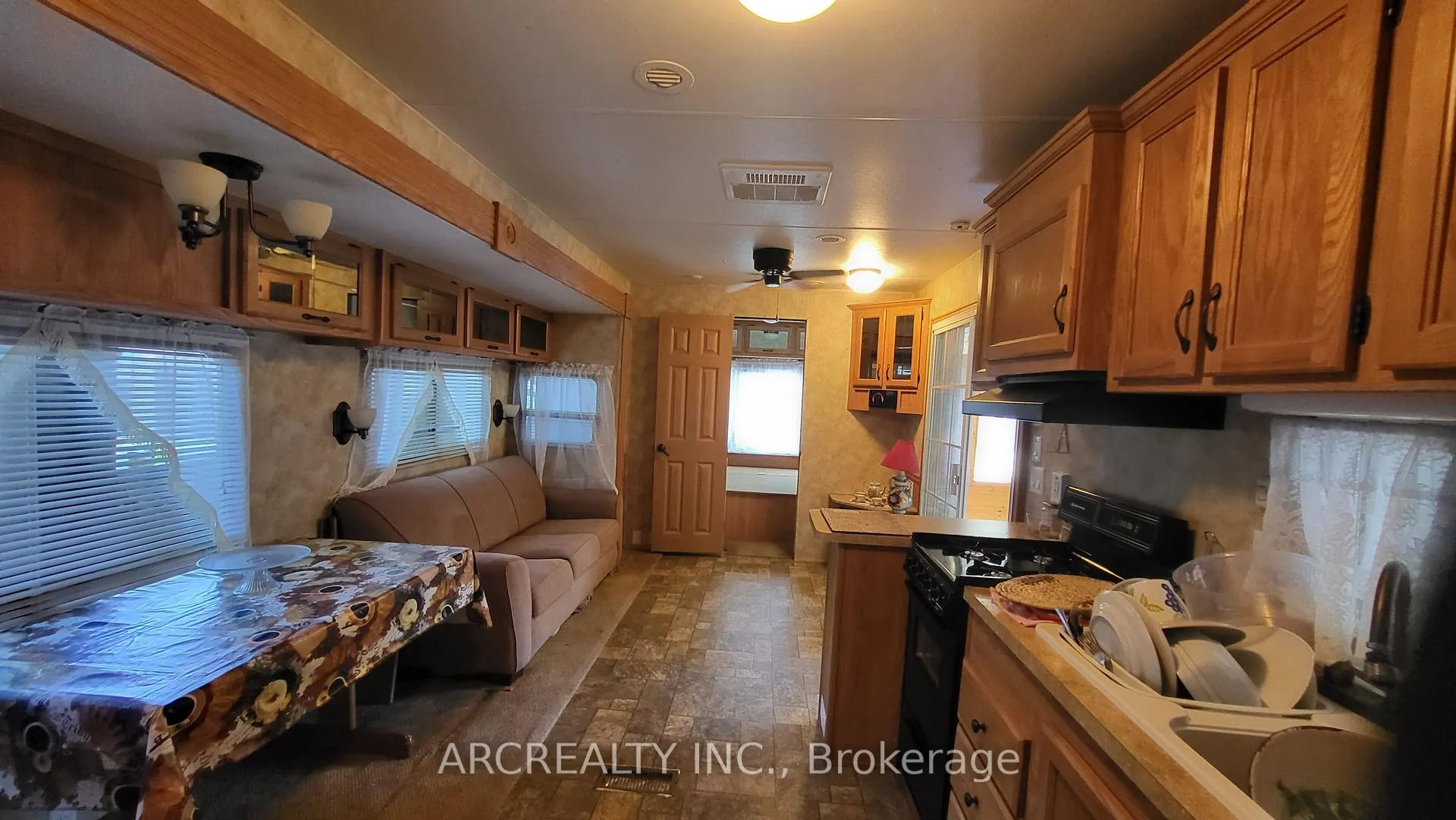 Photo 16 of 5 Horseshoe Circuit, Georgina, Pefferlaw — HOMEH