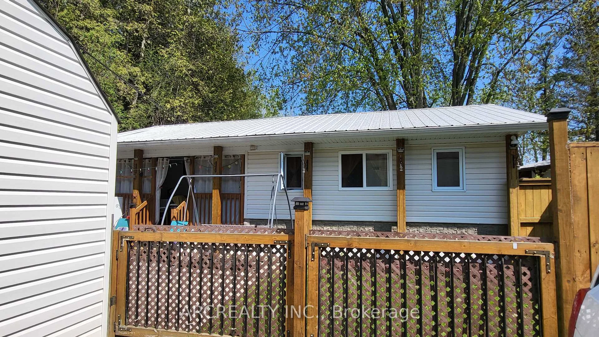 Photo 5 of 5 Horseshoe Circuit, Georgina, Pefferlaw — HOMEH