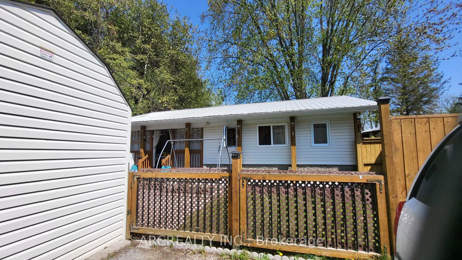 Photo 8 of 5 Horseshoe Circuit, Georgina, Pefferlaw — HOMEH