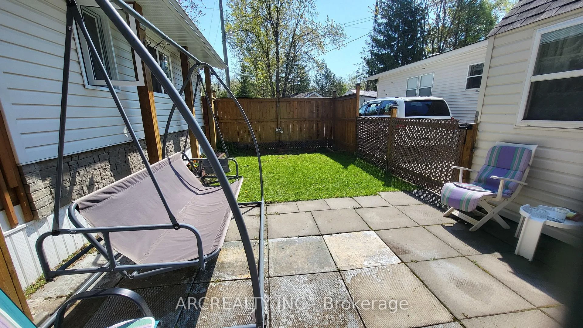Photo 10 of 5 Horseshoe Circuit, Georgina, Pefferlaw — HOMEH