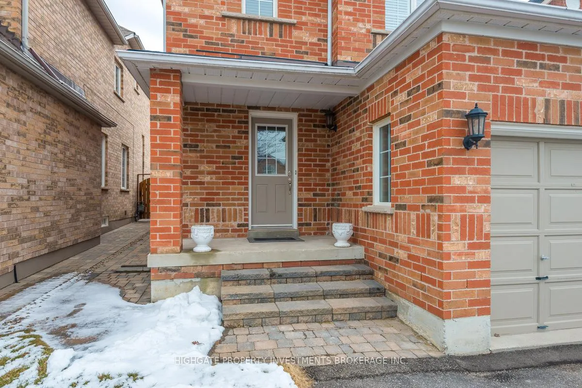 Photo 3 of 49 Muirside Road, Vaughan, Maple — HOMEH