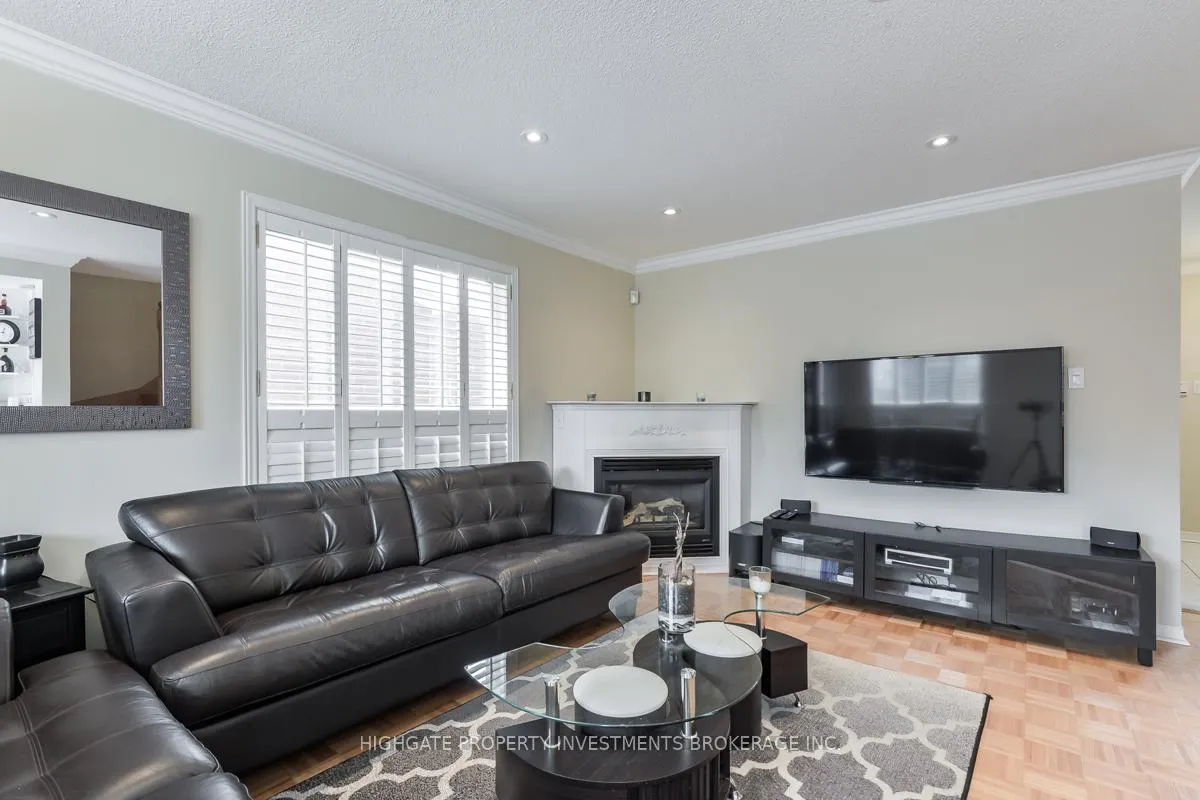 Photo 7 of 49 Muirside Road, Vaughan, Maple — HOMEH