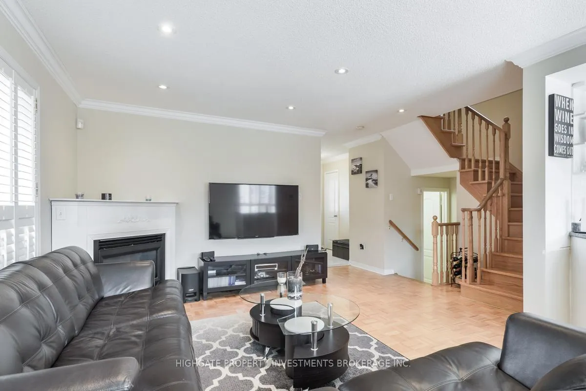 Photo 8 of 49 Muirside Road, Vaughan, Maple — HOMEH