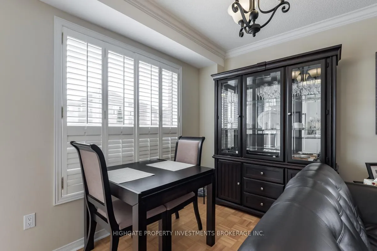 Photo 9 of 49 Muirside Road, Vaughan, Maple — HOMEH