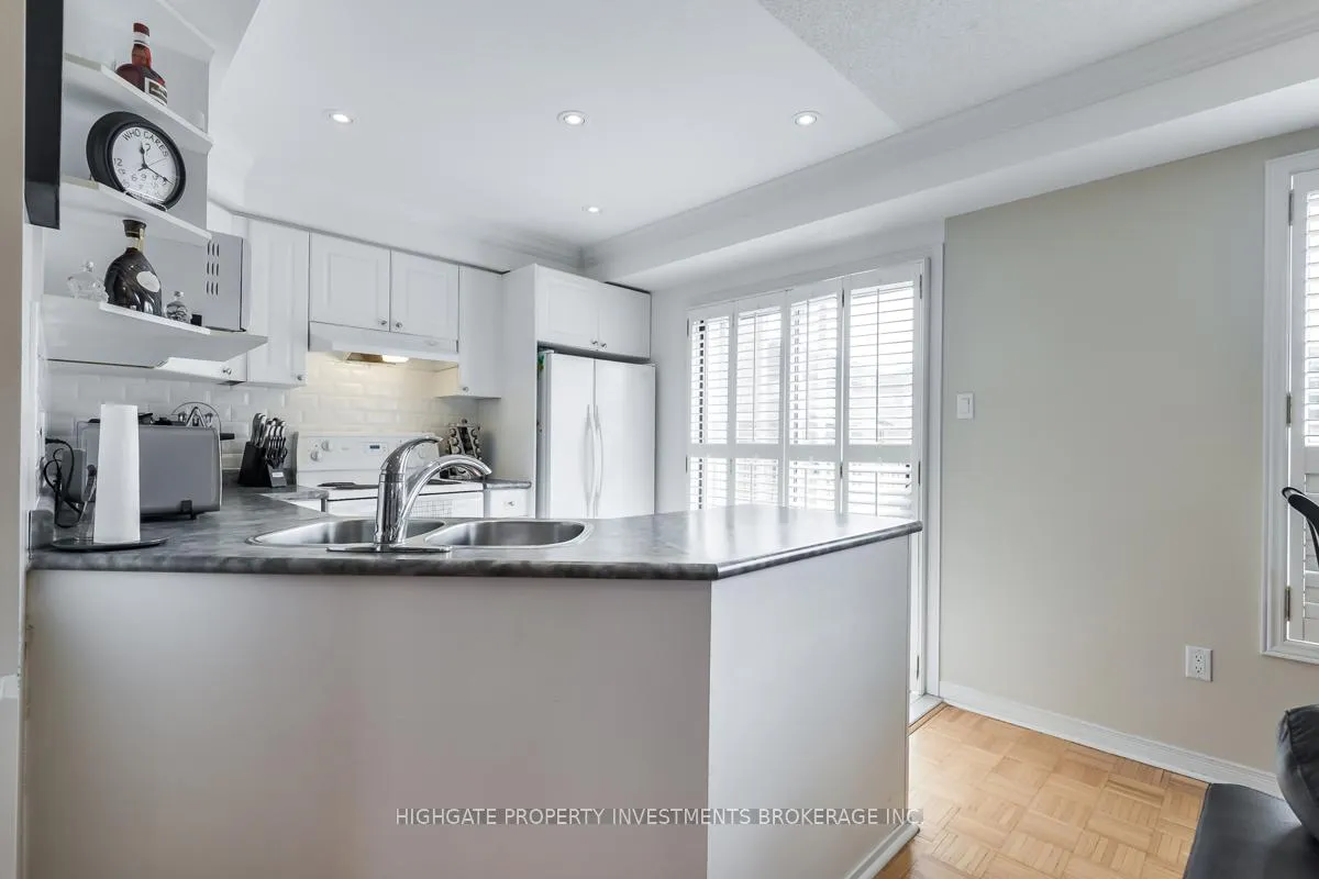 Photo 10 of 49 Muirside Road, Vaughan, Maple — HOMEH