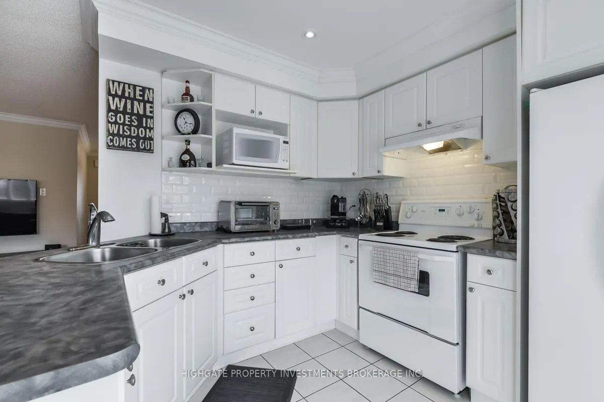 Photo 11 of 49 Muirside Road, Vaughan, Maple — HOMEH