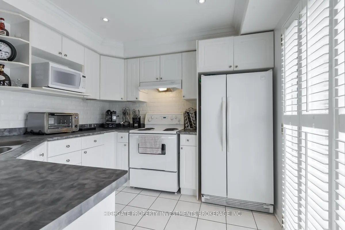 Photo 12 of 49 Muirside Road, Vaughan, Maple — HOMEH