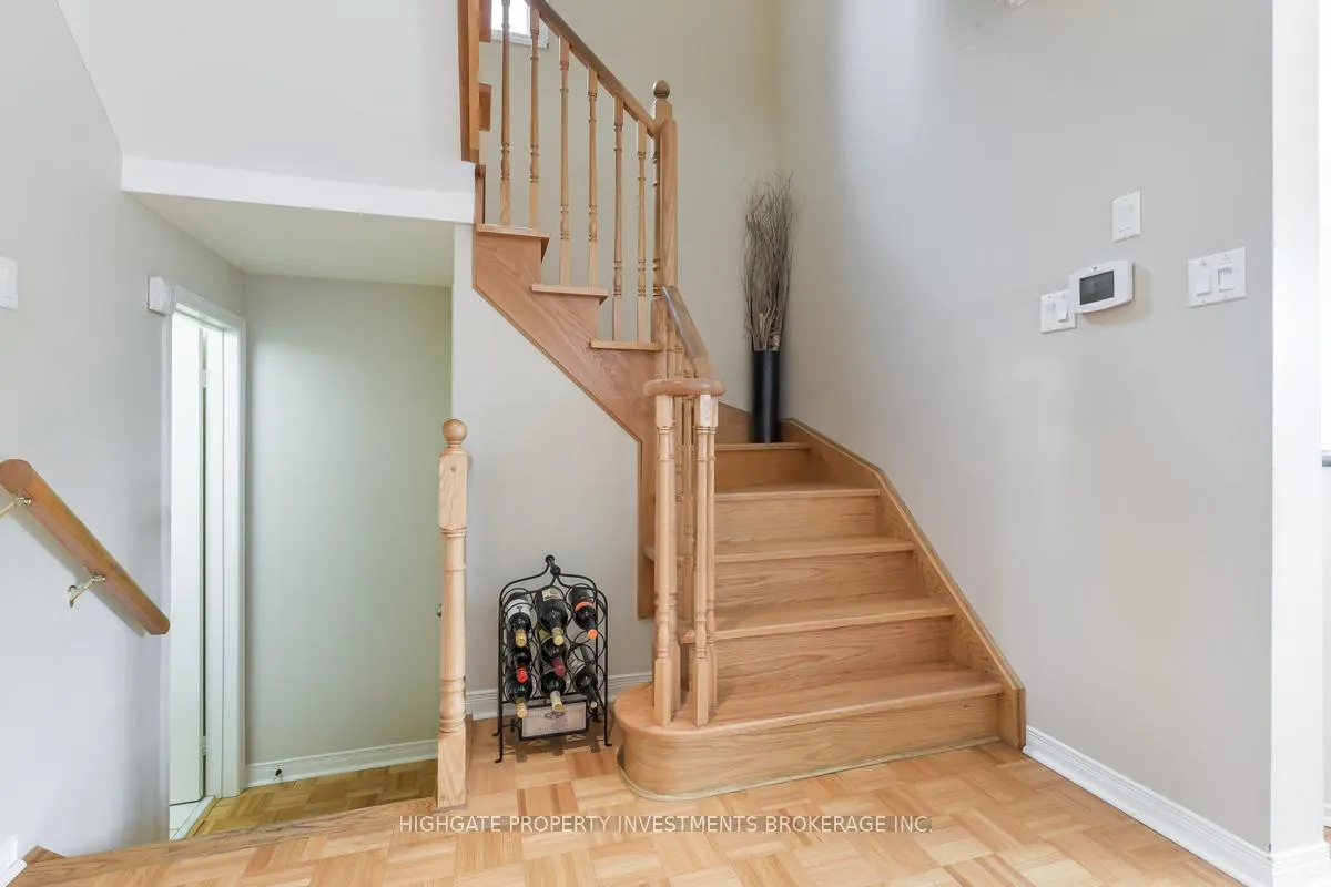Photo 14 of 49 Muirside Road, Vaughan, Maple — HOMEH