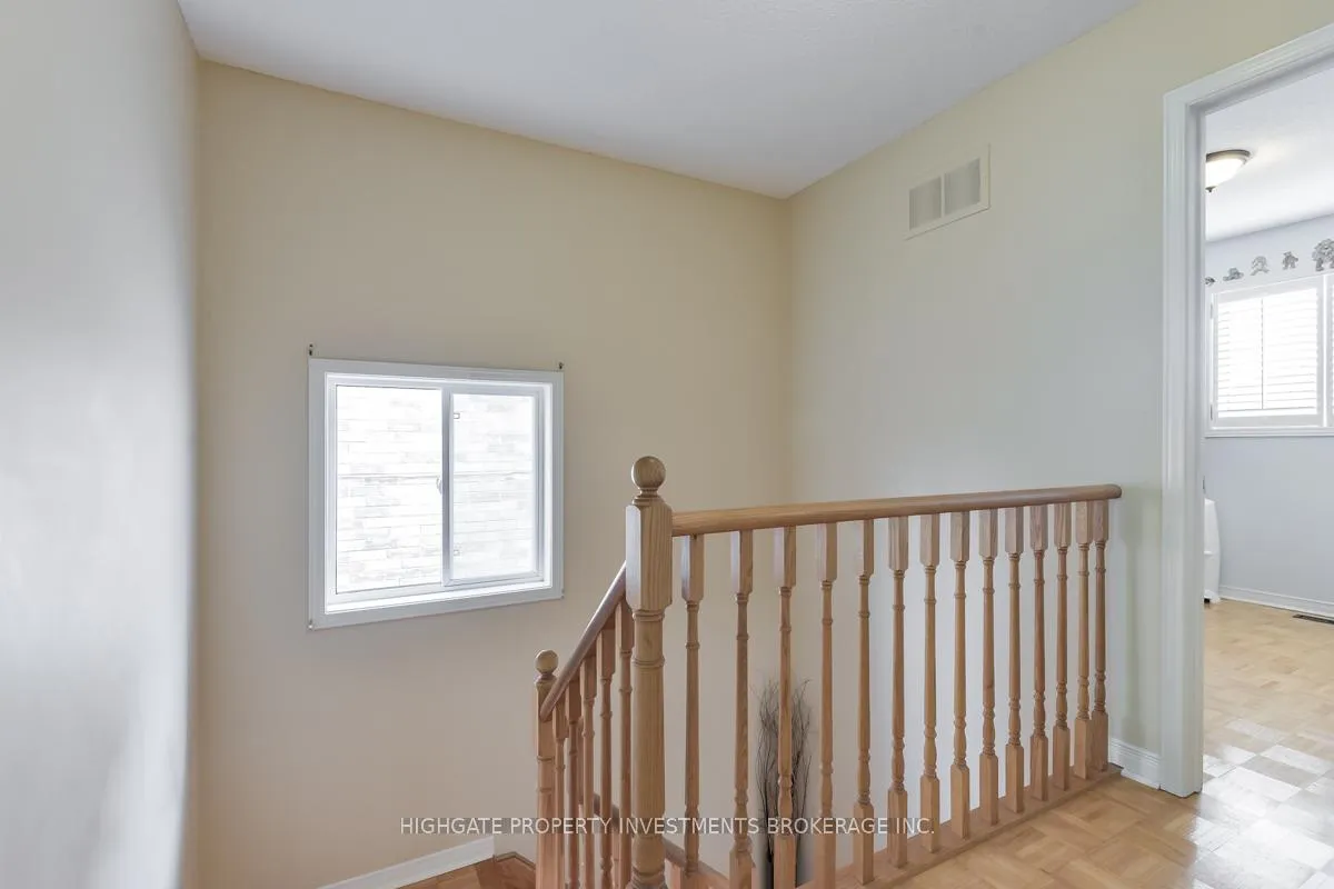 Photo 15 of 49 Muirside Road, Vaughan, Maple — HOMEH