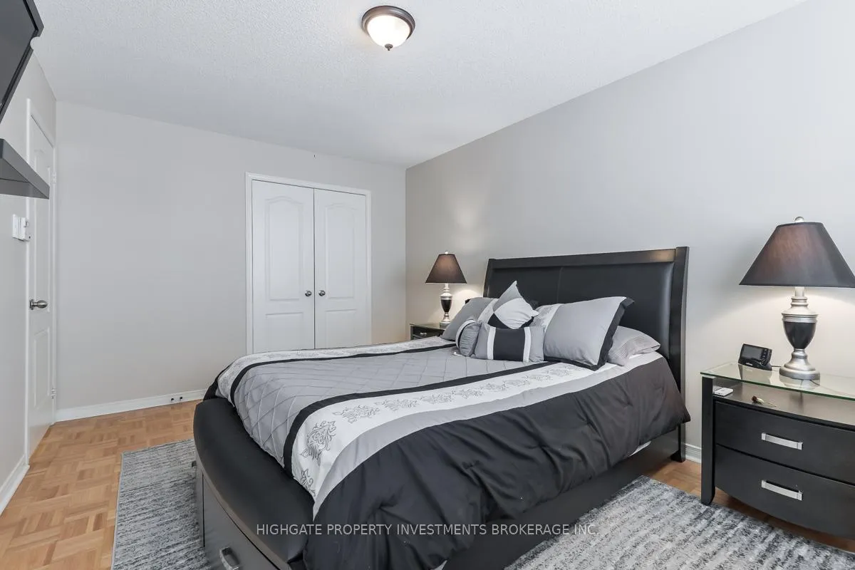Photo 17 of 49 Muirside Road, Vaughan, Maple — HOMEH