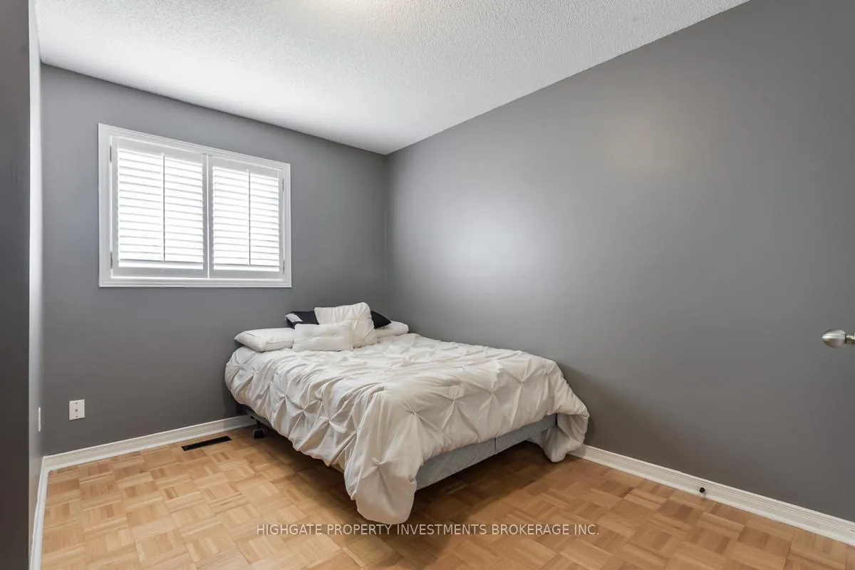 Photo 19 of 49 Muirside Road, Vaughan, Maple — HOMEH