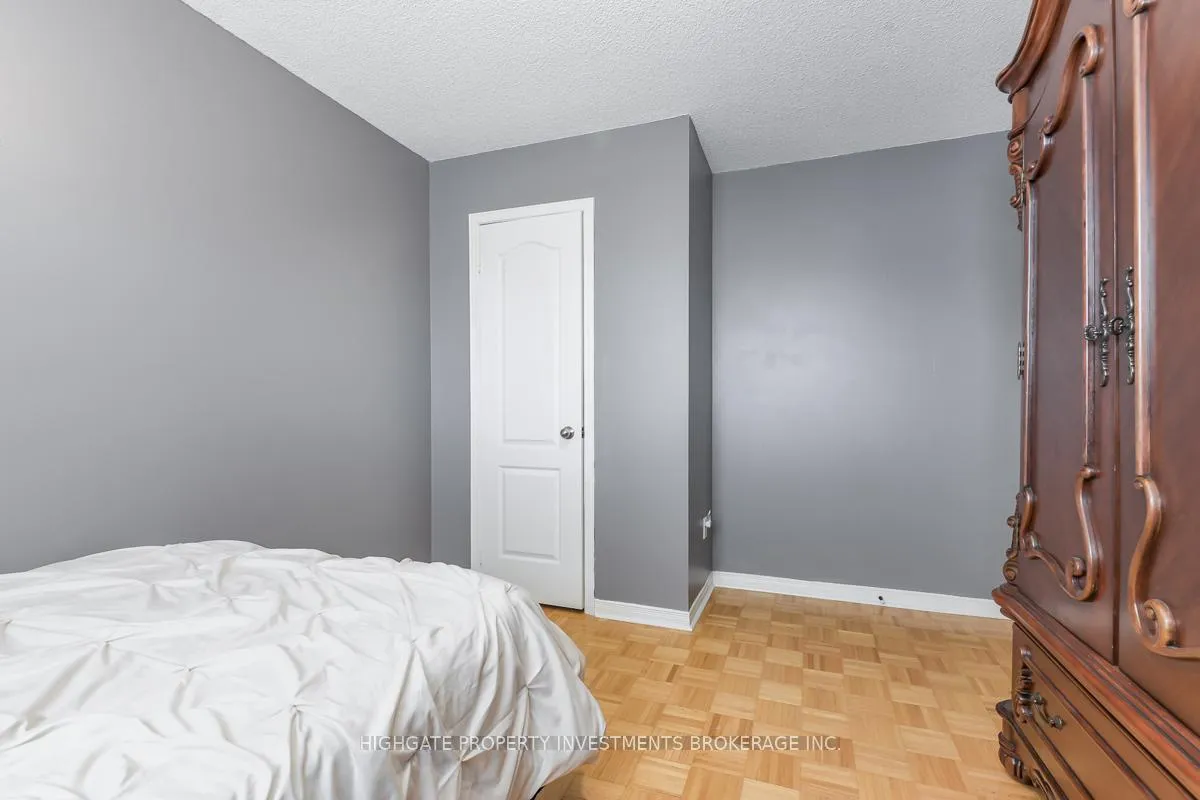 Photo 20 of 49 Muirside Road, Vaughan, Maple — HOMEH
