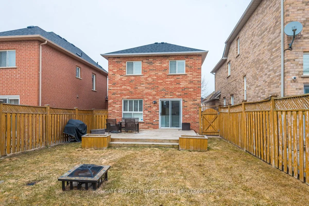 Photo 25 of 49 Muirside Road, Vaughan, Maple — HOMEH