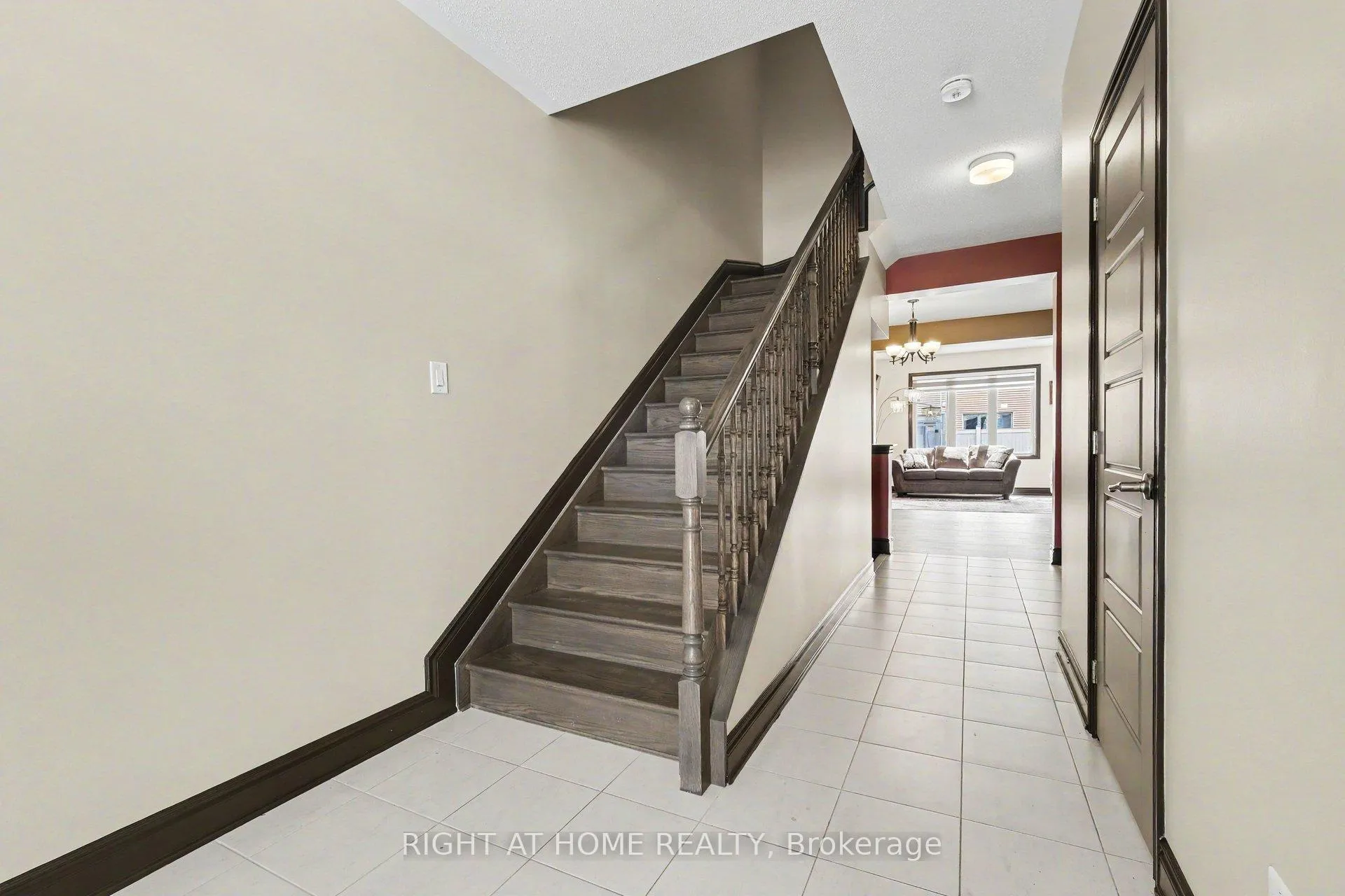 Photo 3 of 608 Fenwick Way, Ottawa, Barrhaven - Stonebridge — HOMEH